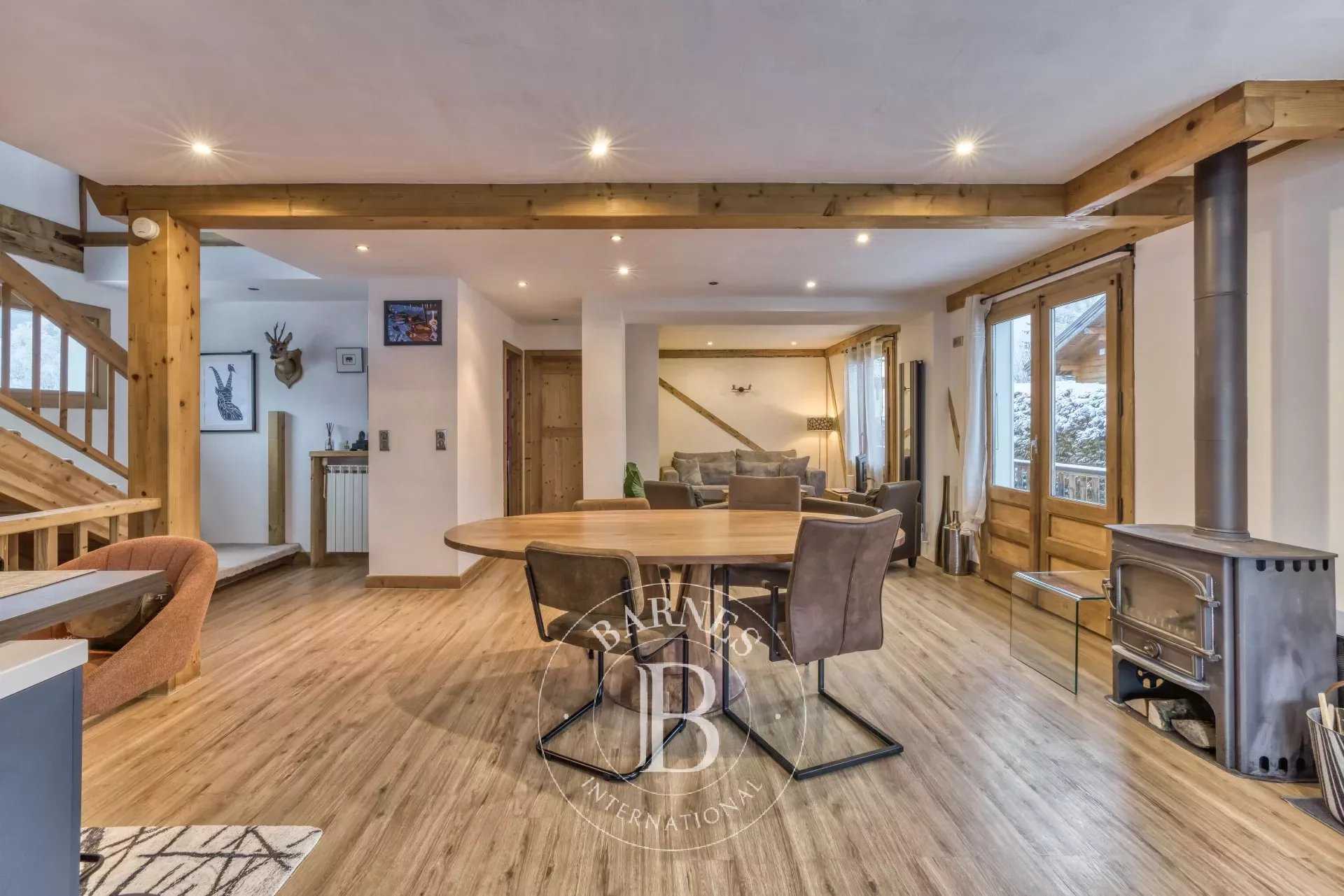 Chalet Les Houches  -  ref 83220299 (picture 1)