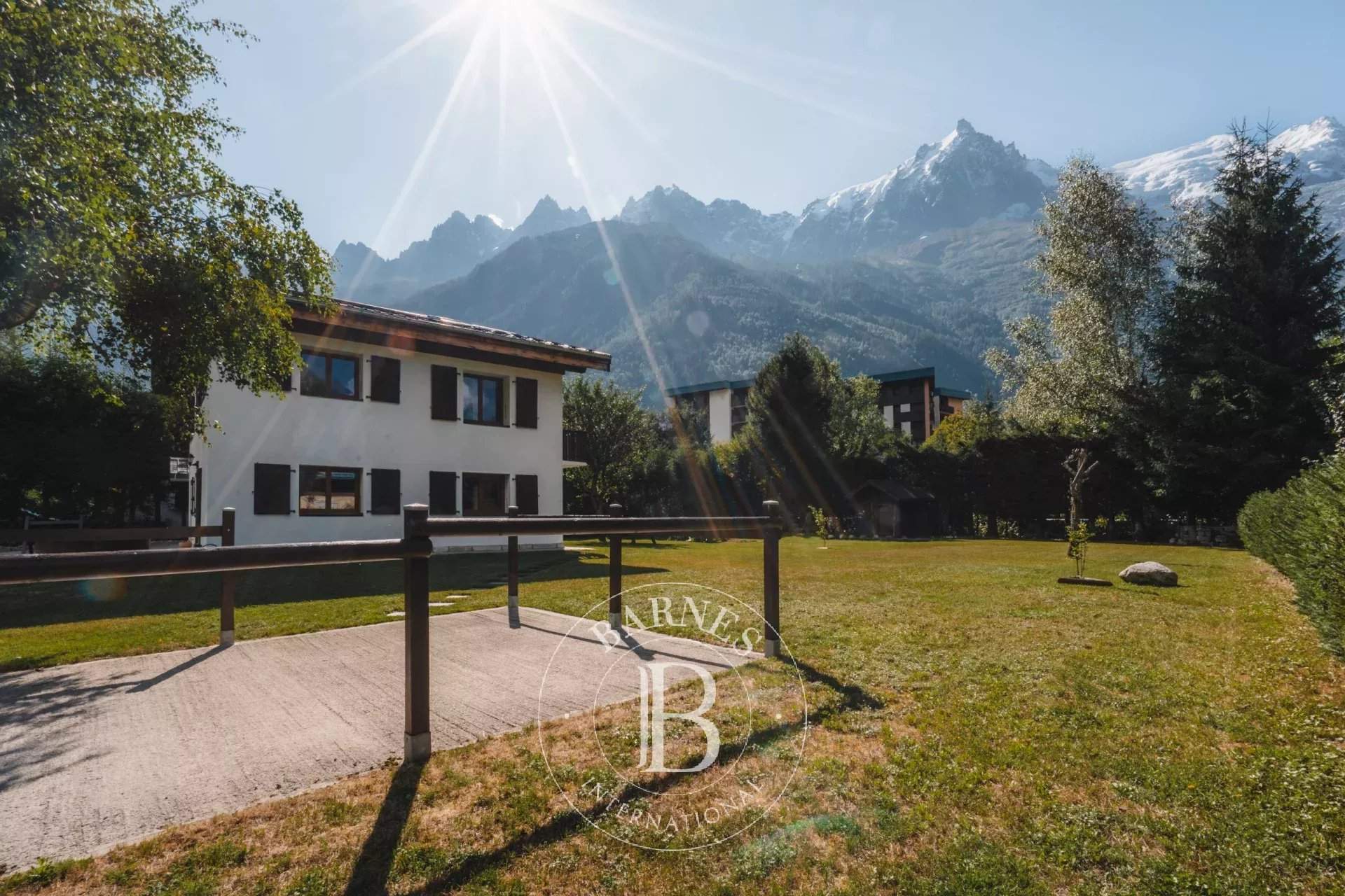 Chamonix-Mont-Blanc  - Chalet 5 Bedrooms - picture 4