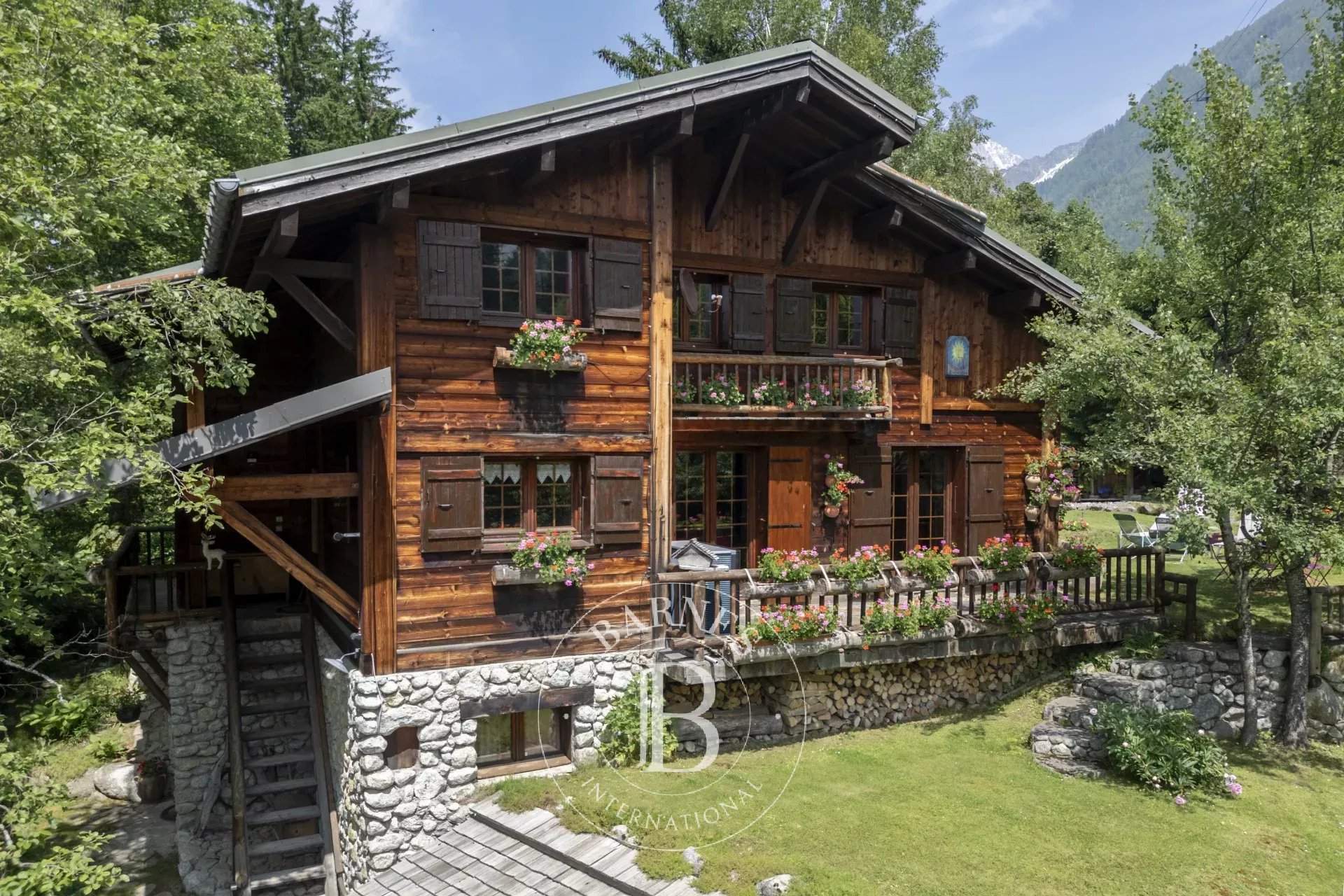 Chamonix-Mont-Blanc  - Chalet 4 Bedrooms - picture 2