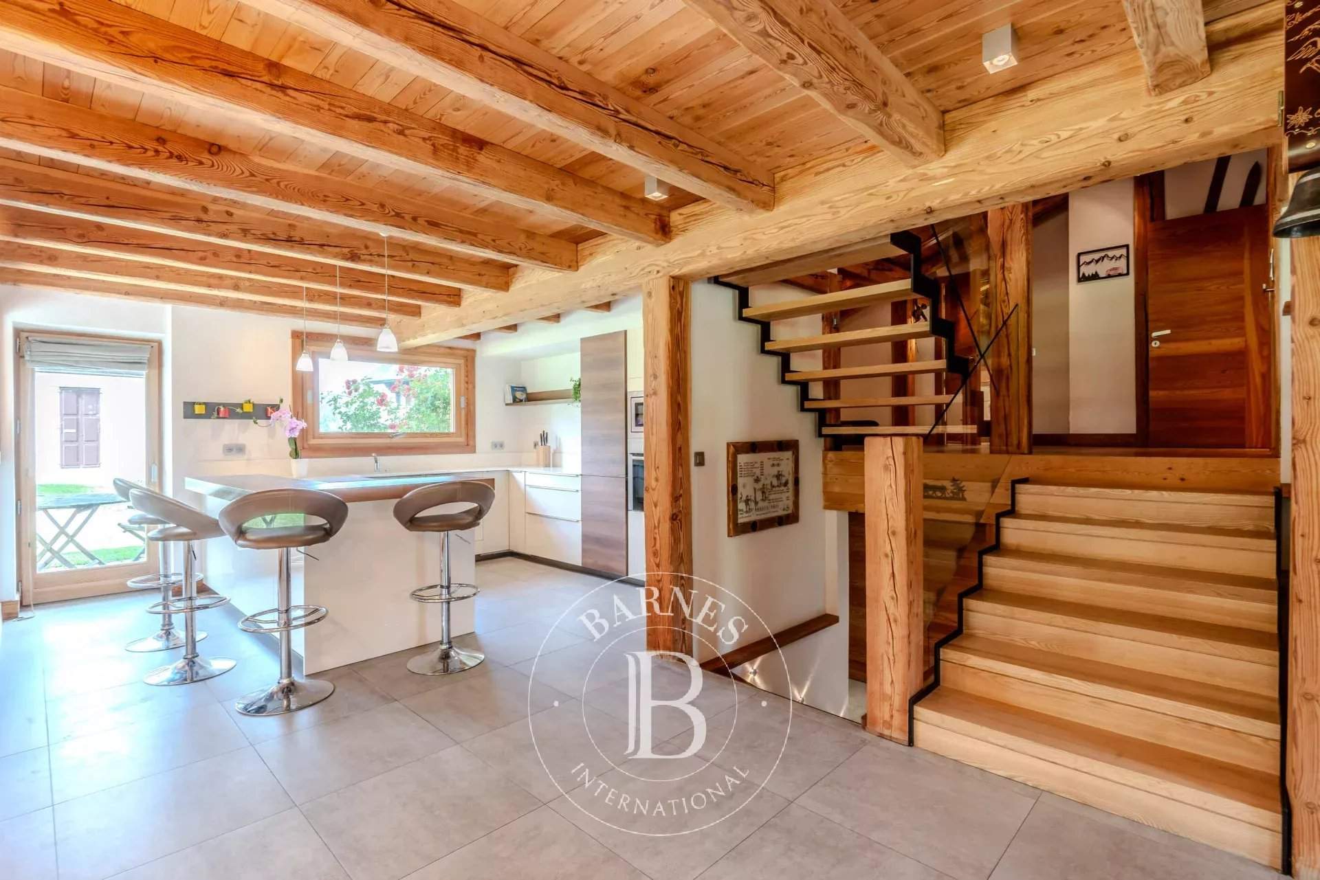 Chamonix-Mont-Blanc  - Chalet 4 Bedrooms - picture 2