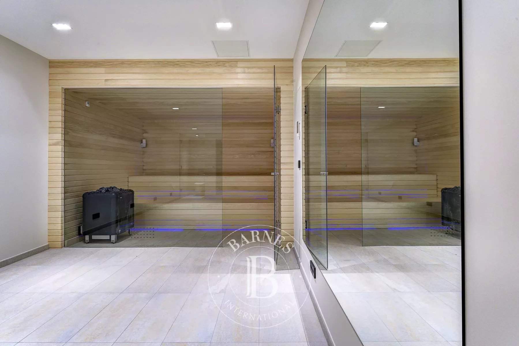 Chamonix-Mont-Blanc  - Chalet 8 Bedrooms - picture 17