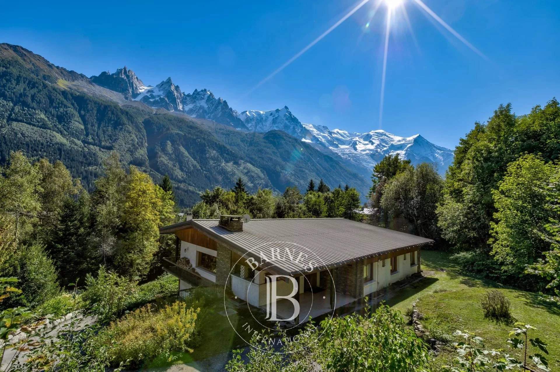 Chamonix-Mont-Blanc  - Chalet 9 Pièces 7 Chambres - picture 1