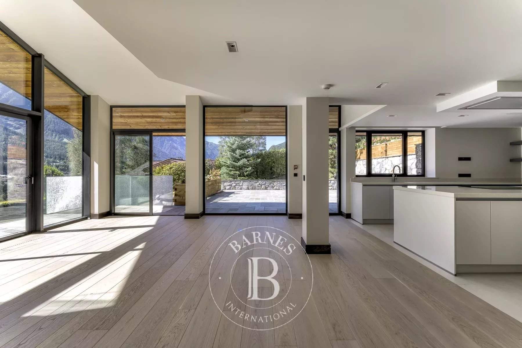 Chamonix-Mont-Blanc  - Chalet 8 Bedrooms - picture 7