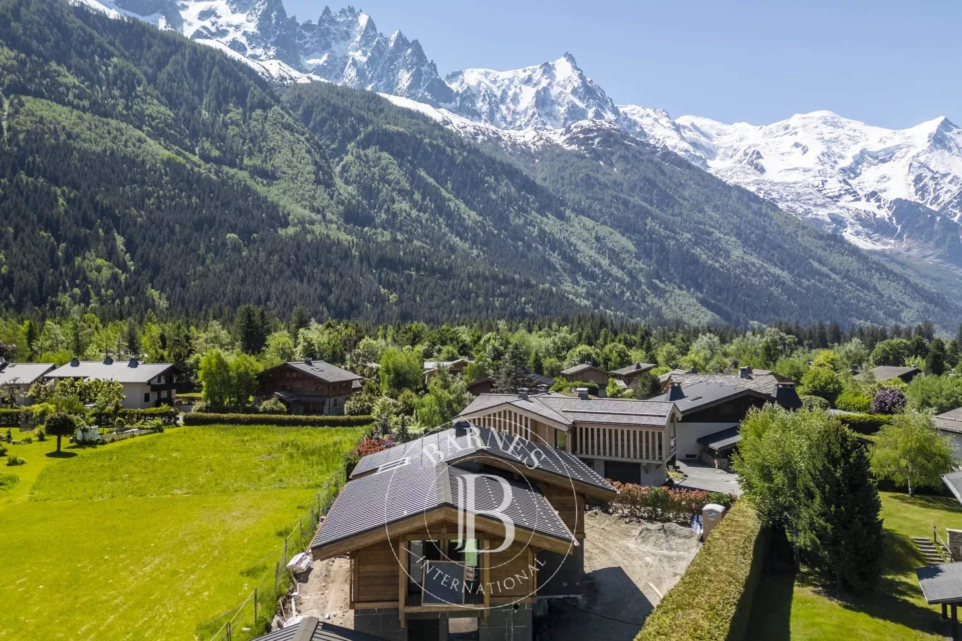 Chamonix-Mont-Blanc  - Chalet 6 Pi&egrave;ces 5 Chambres - picture 2