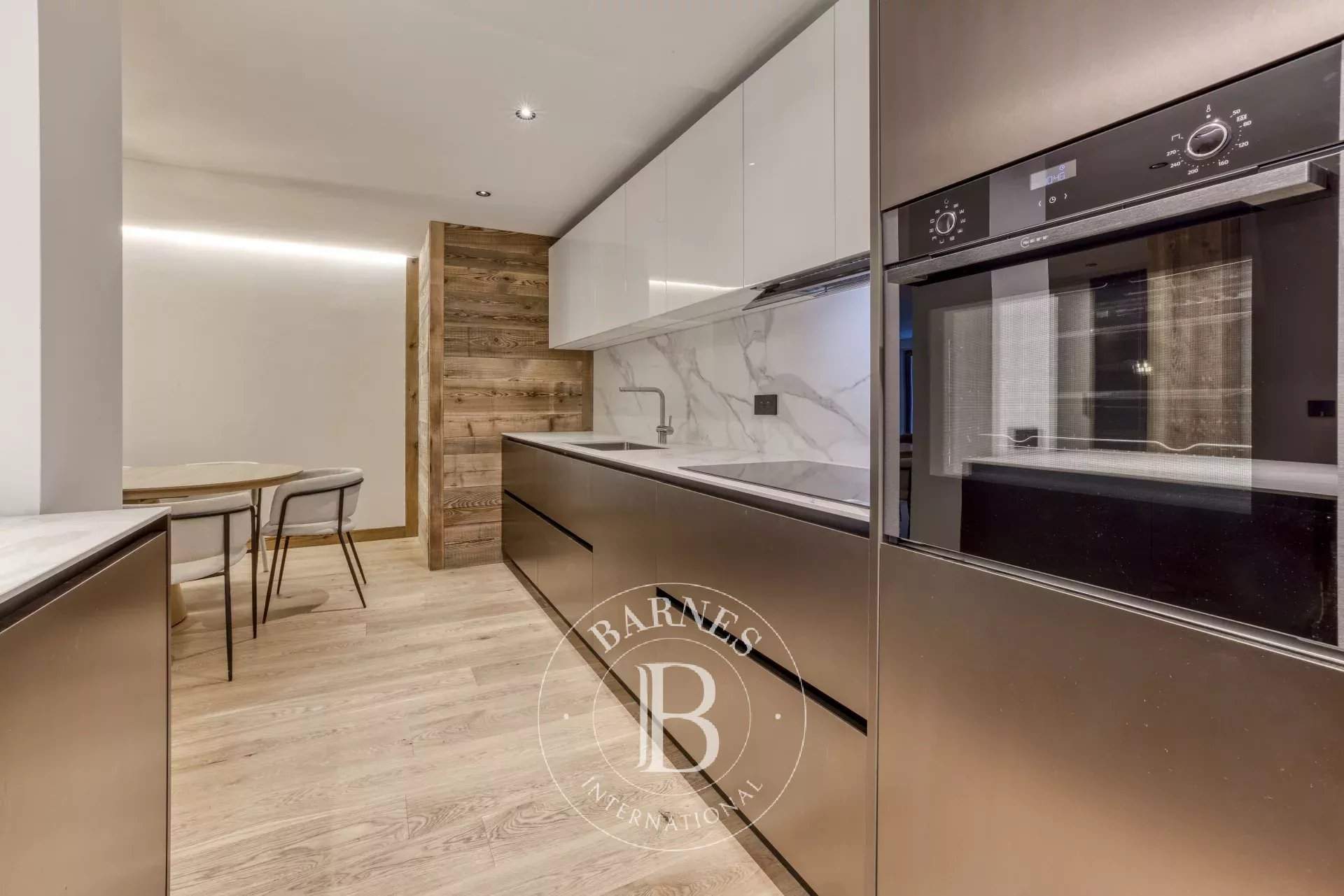 Chamonix-Mont-Blanc  - Appartement 4 Pi&egrave;ces 3 Chambres - picture 9