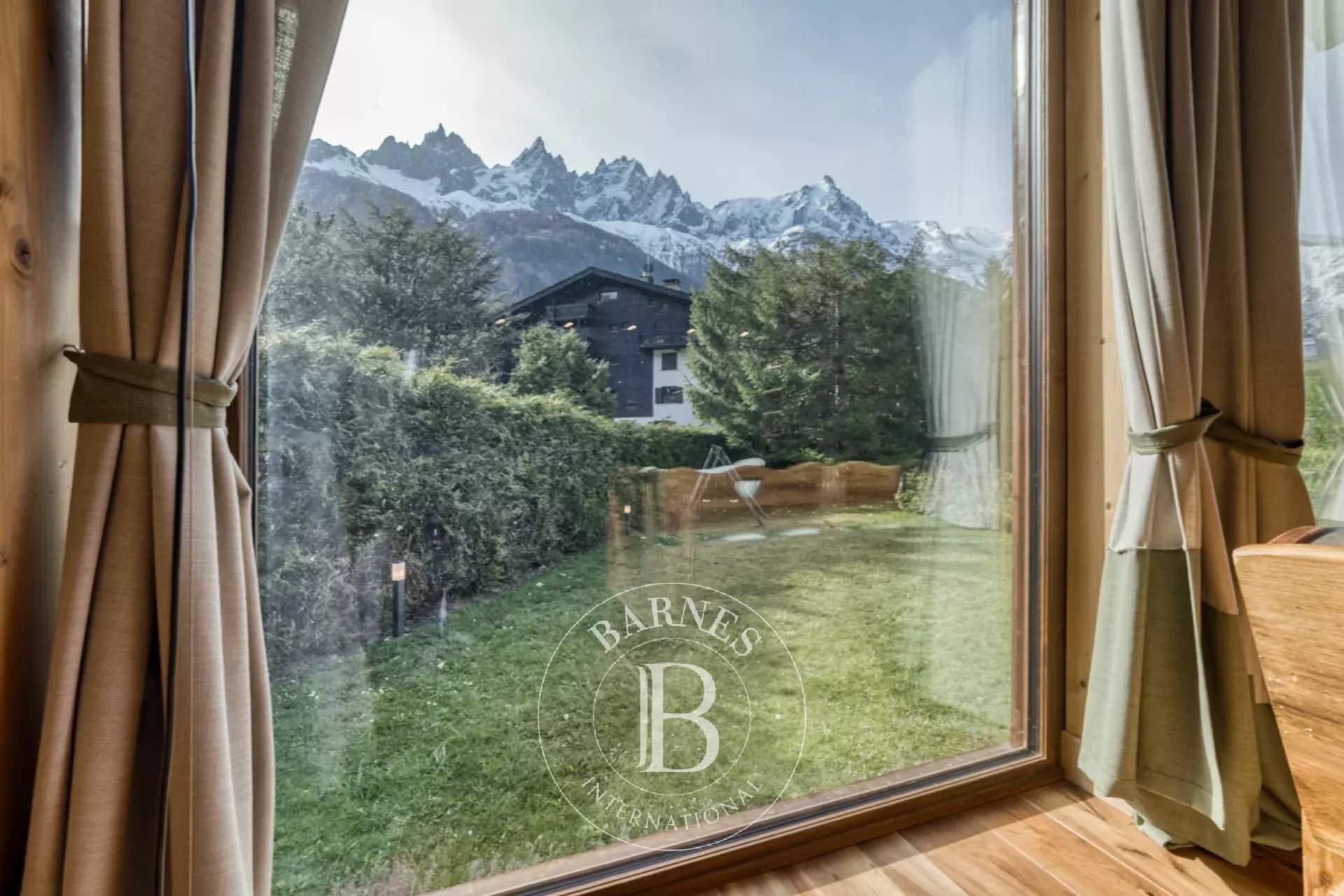 Chamonix-Mont-Blanc  - Chalet 5 Pi&egrave;ces 4 Chambres - picture 4