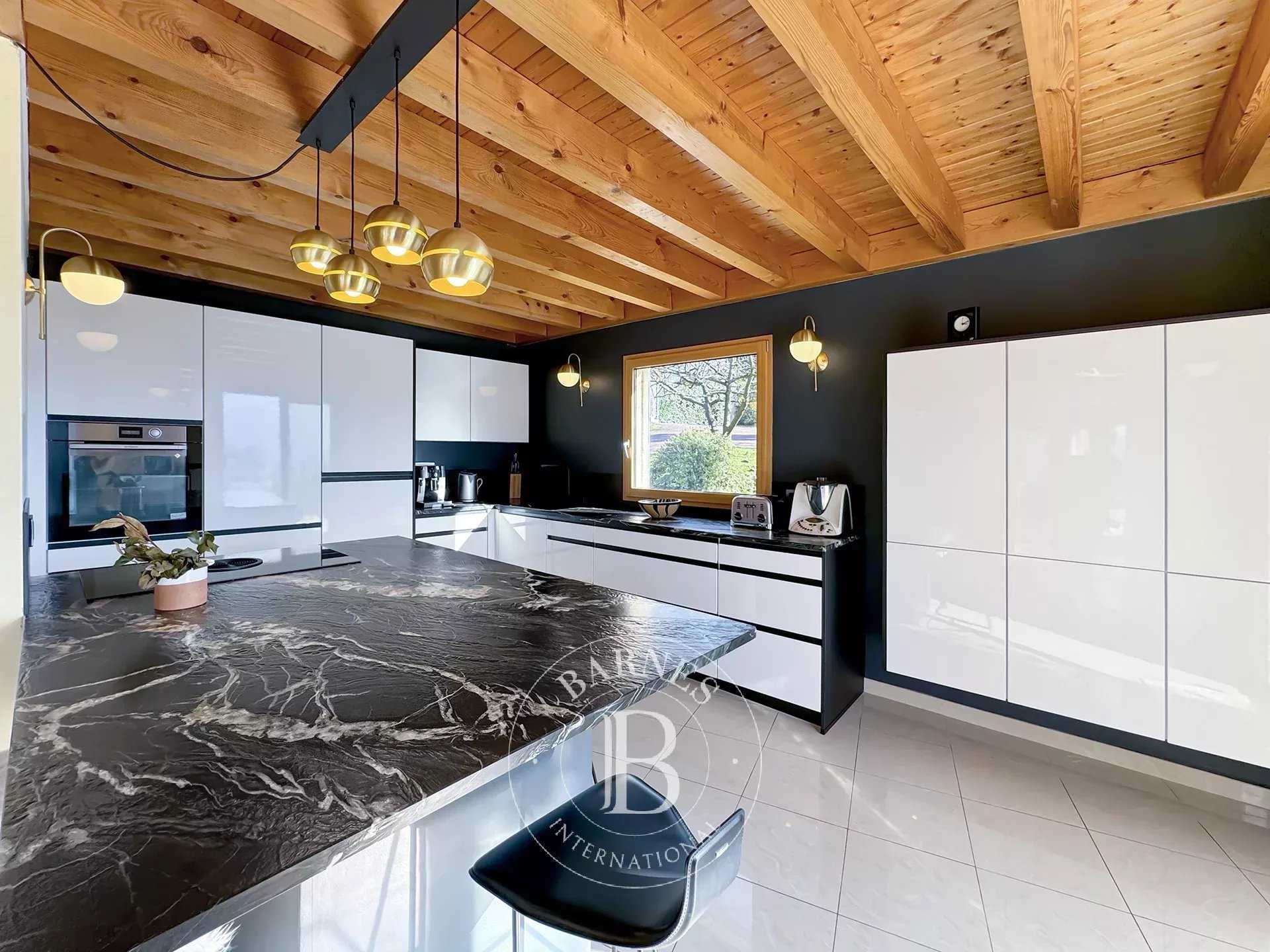 Tresserve  - Maison 8 Pi&egrave;ces 5 Chambres