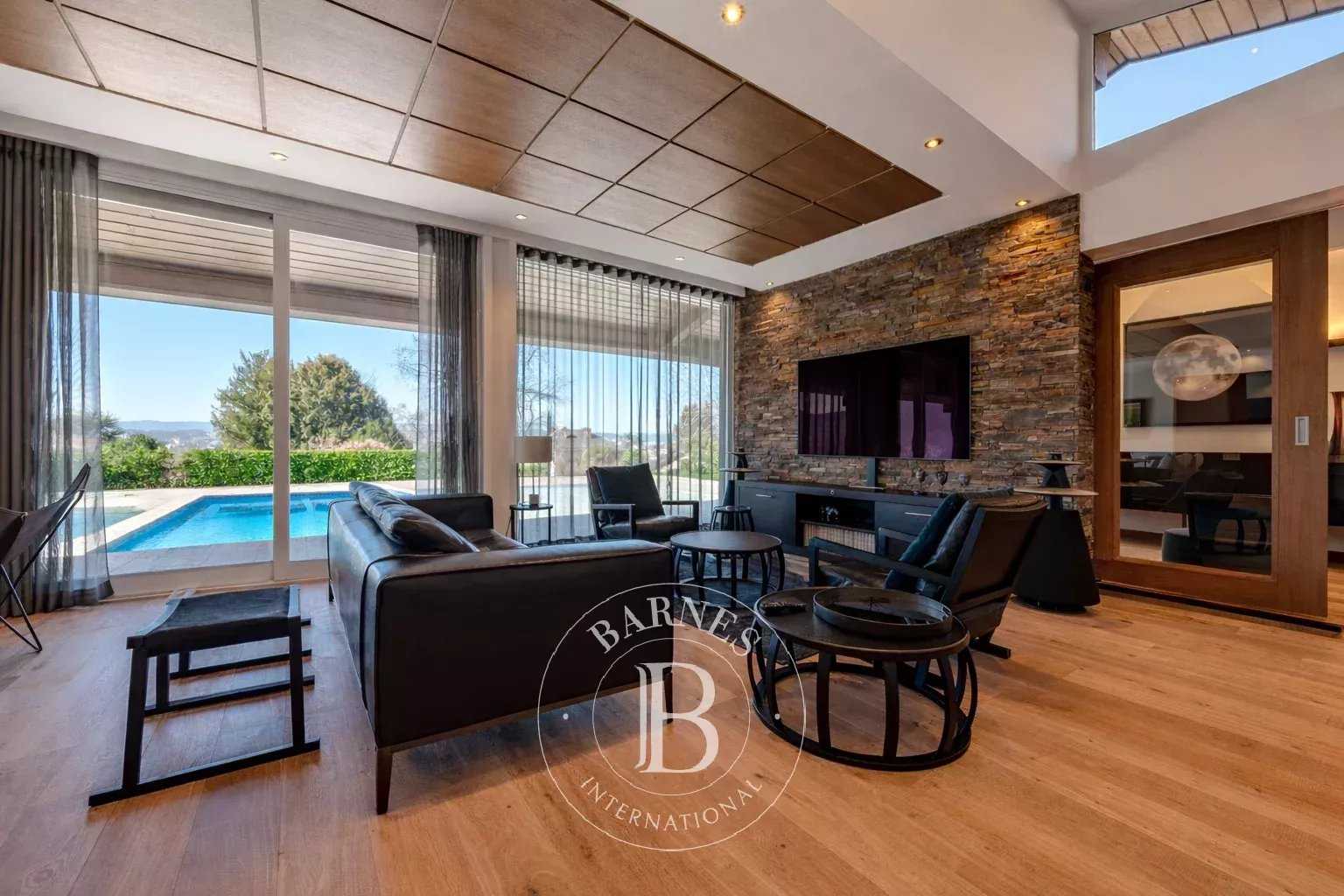 Annecy  - Propriété 8 Pi&egrave;ces 4 Chambres