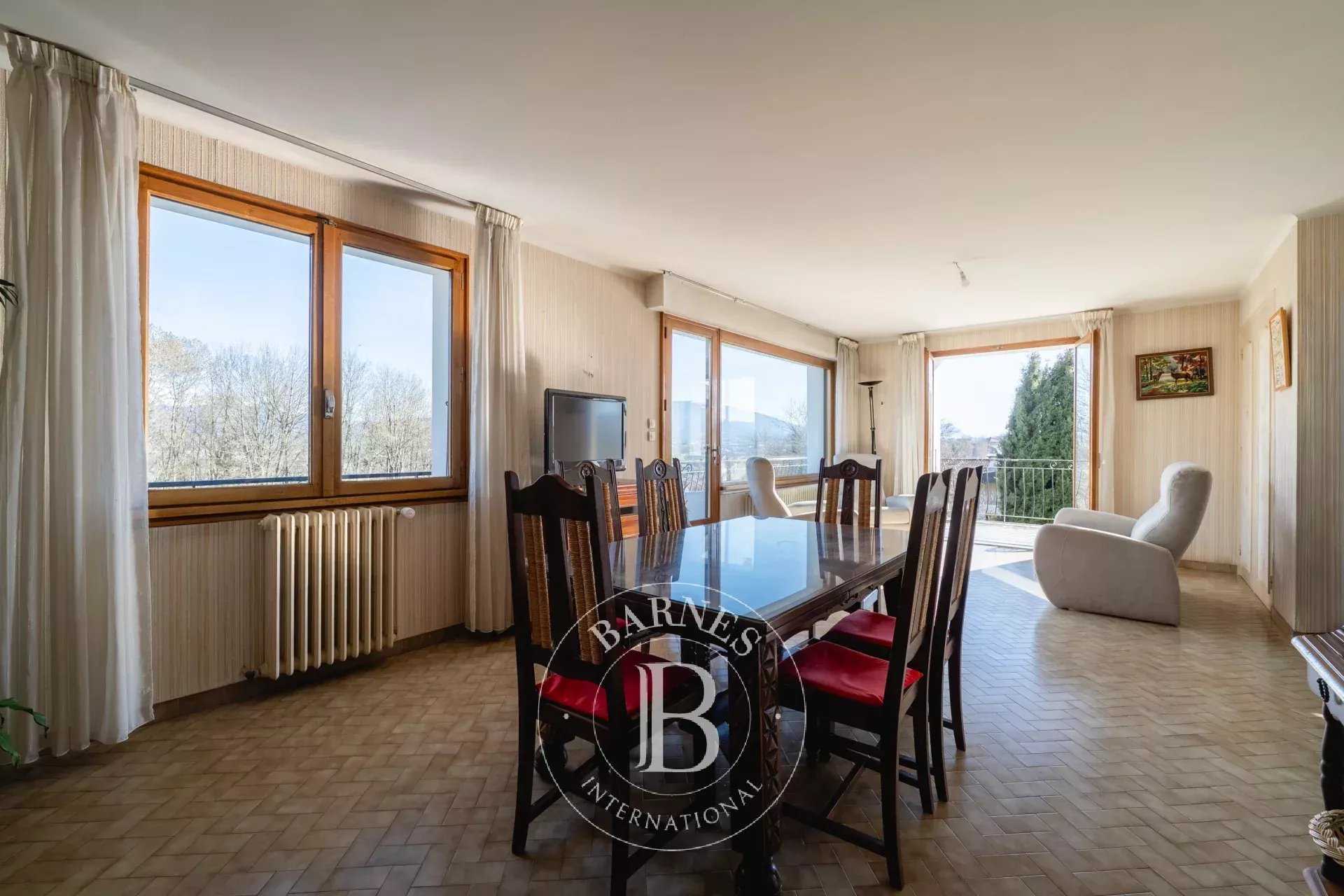 Poisy  - Propriété 11 Pi&egrave;ces 8 Chambres