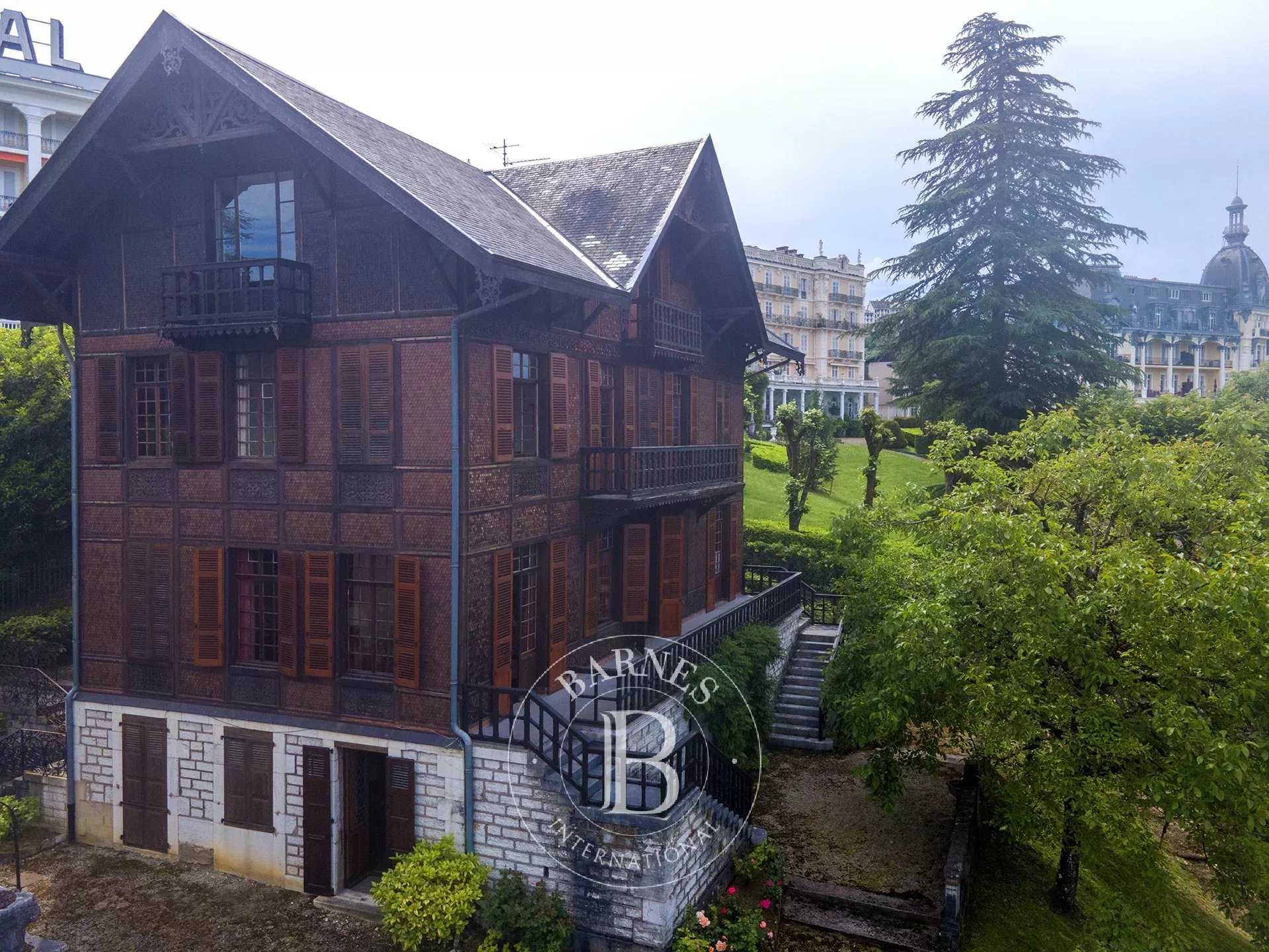 Aix-les-Bains  - Propriété 12 Pi&egrave;ces 10 Chambres