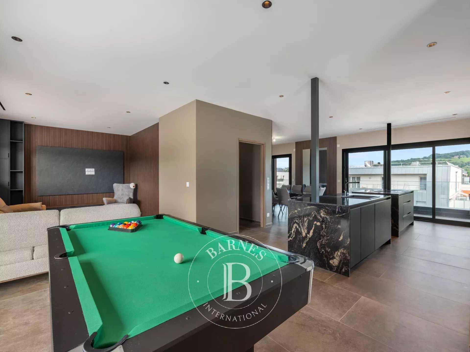 Rumilly  - Apartment 4 Bedrooms