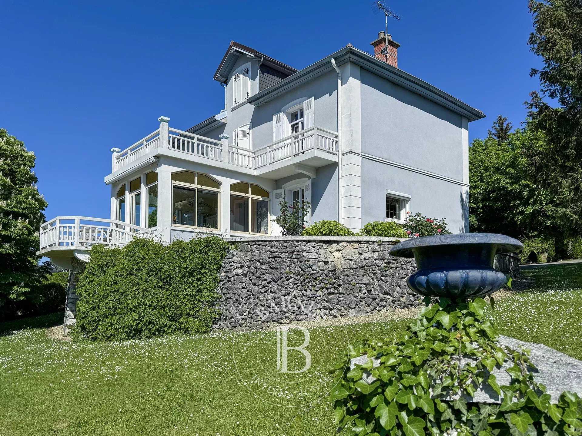 Aix-les-Bains  - Maison 7 Pi&egrave;ces 4 Chambres