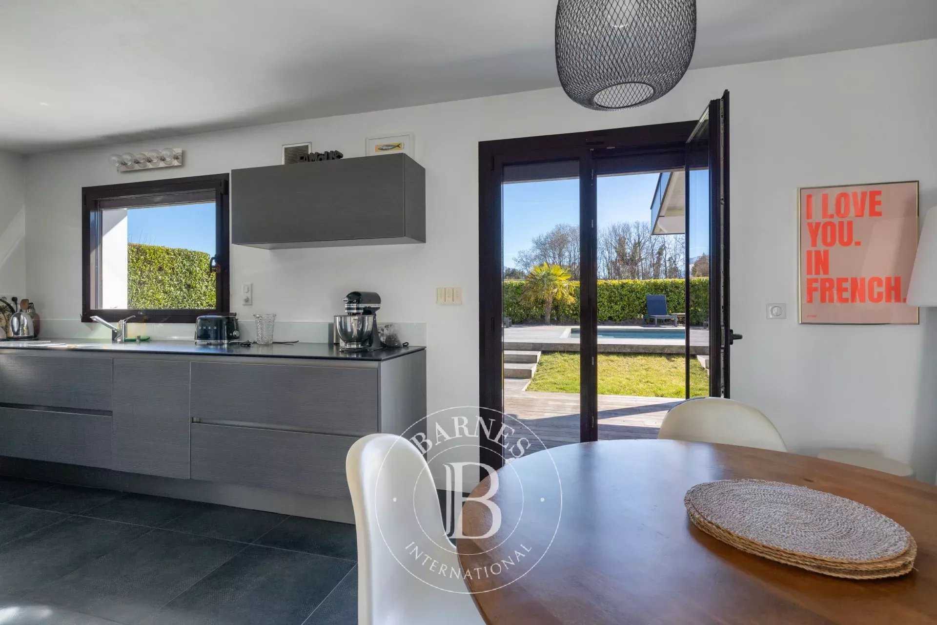 Annecy  - Maison 7 Pi&egrave;ces