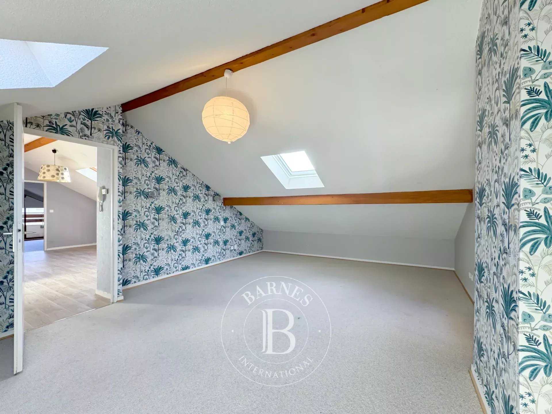 Aix-les-Bains  - Appartement 6 Pi&egrave;ces 4 Chambres