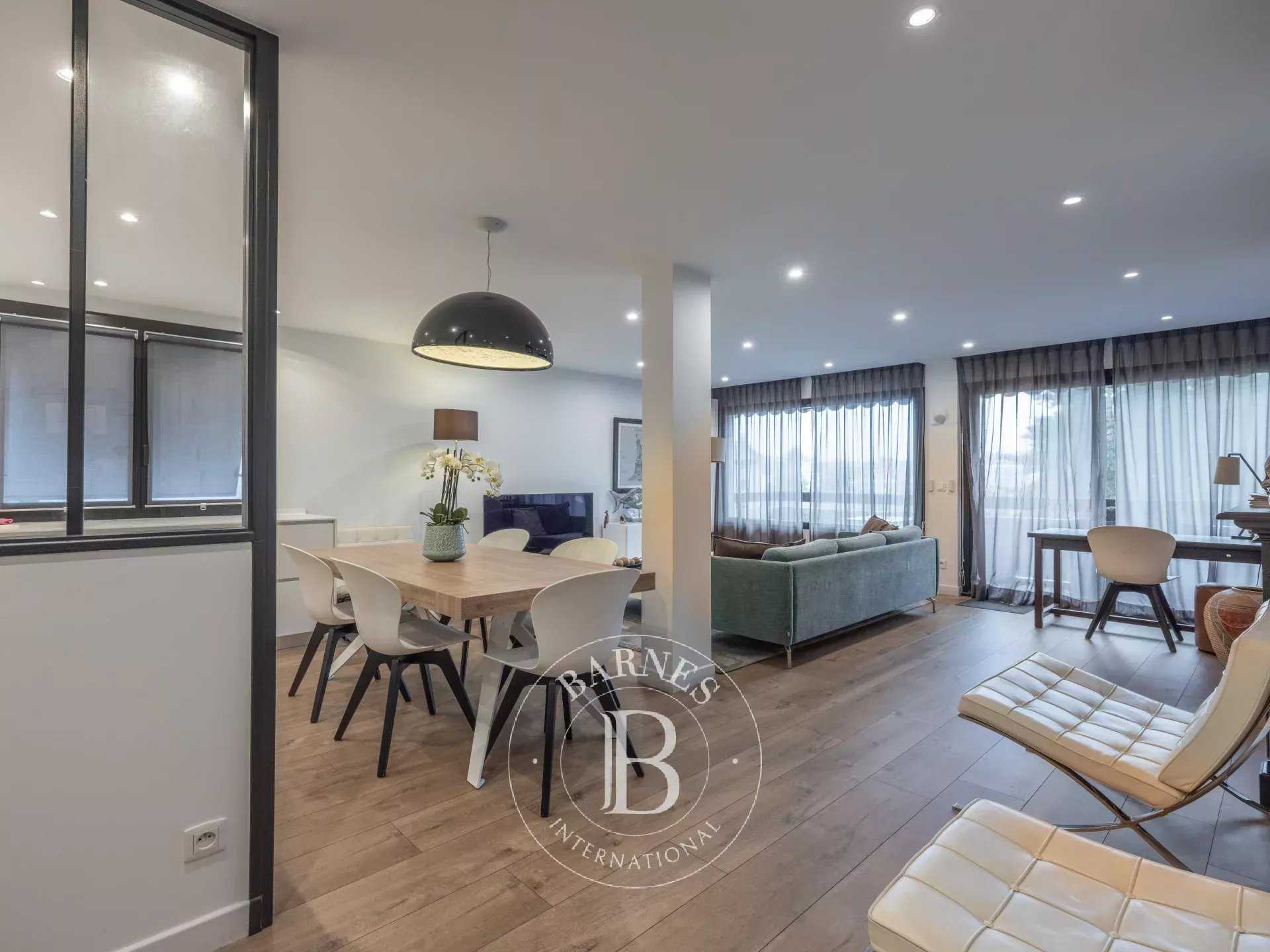 Annecy  - Appartement 3 Pi&egrave;ces 2 Chambres