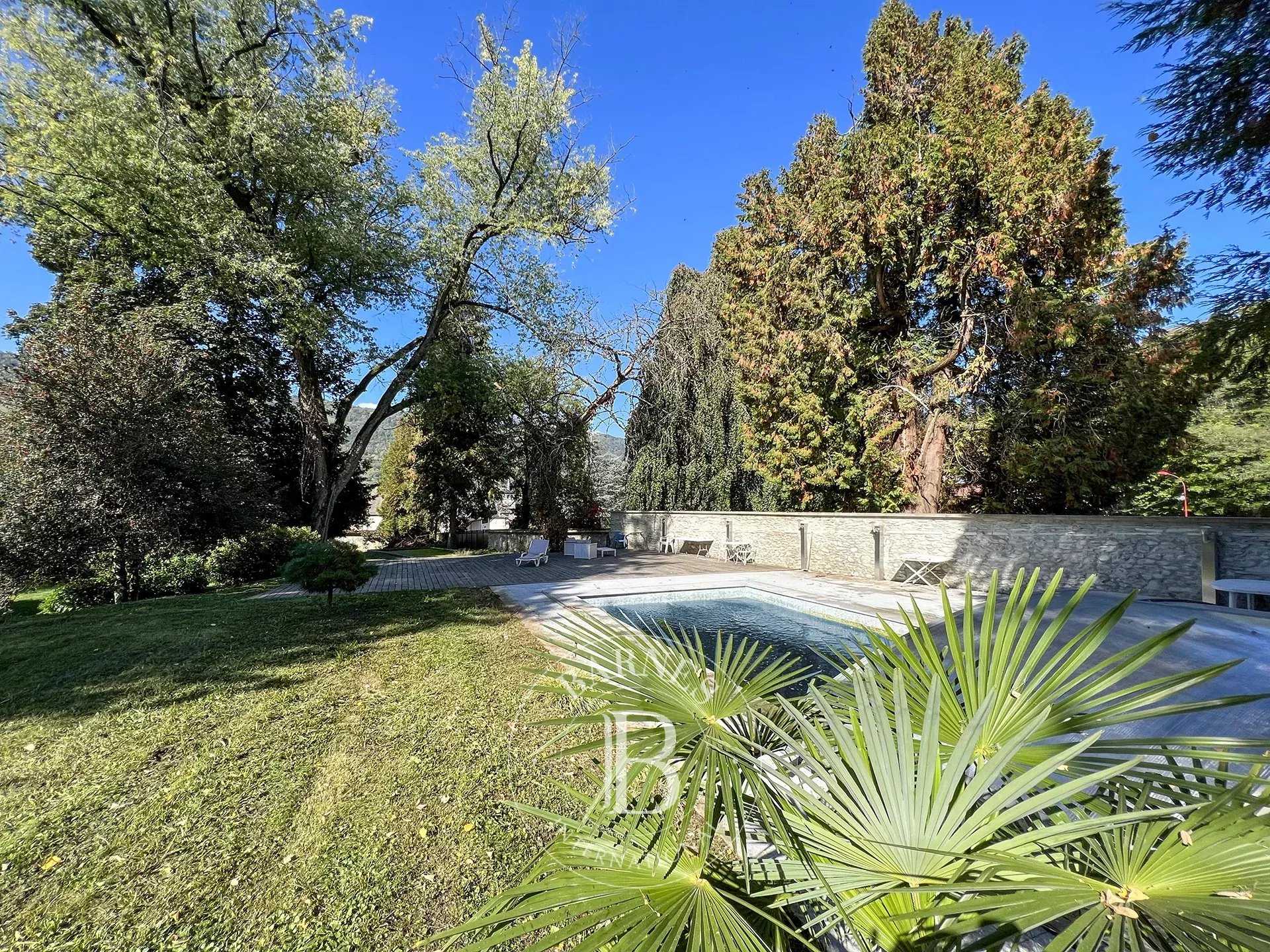 Chambéry  - House 9 Bedrooms