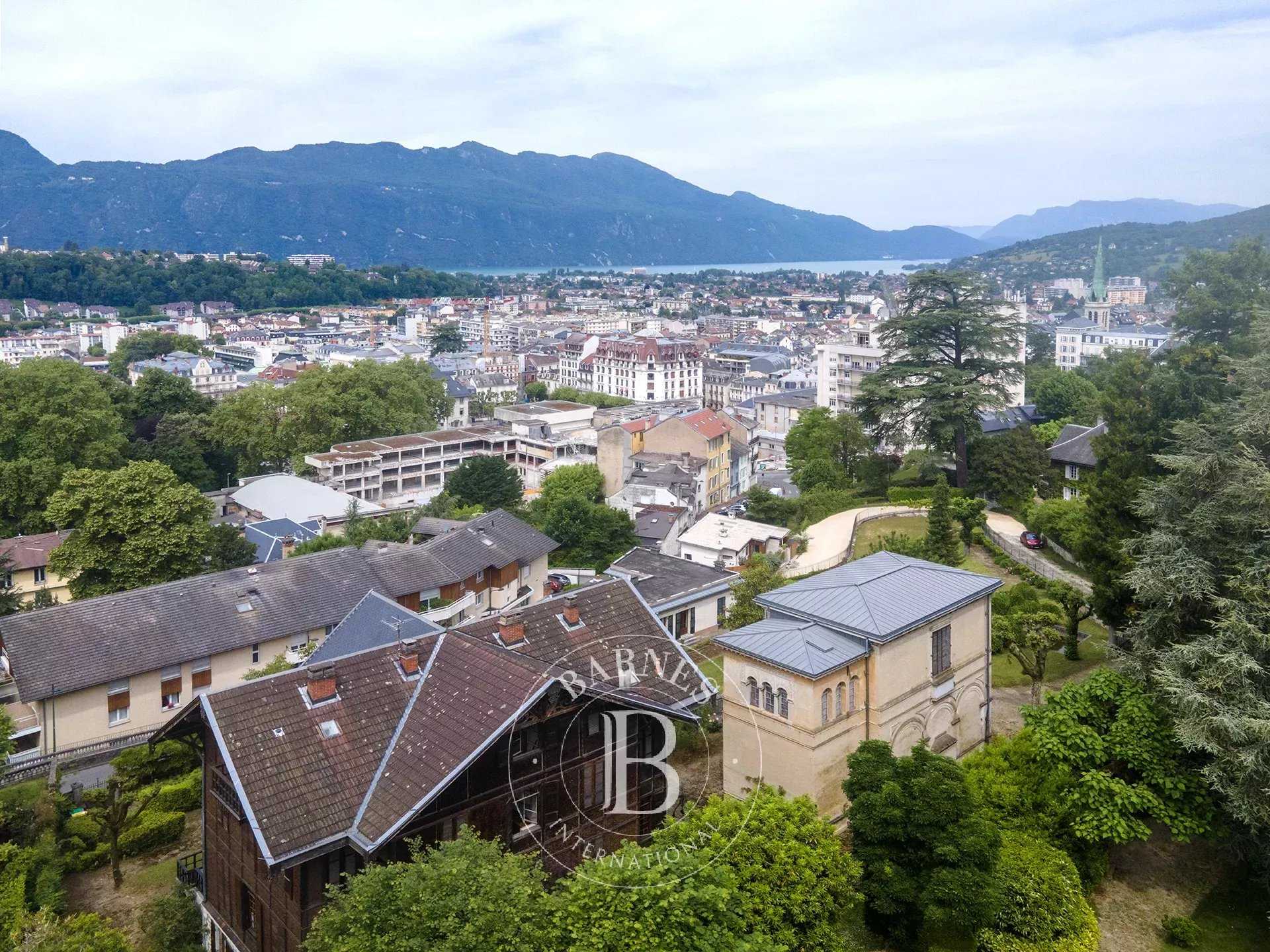 Aix-les-Bains  - Propriété 12 Pi&egrave;ces 10 Chambres