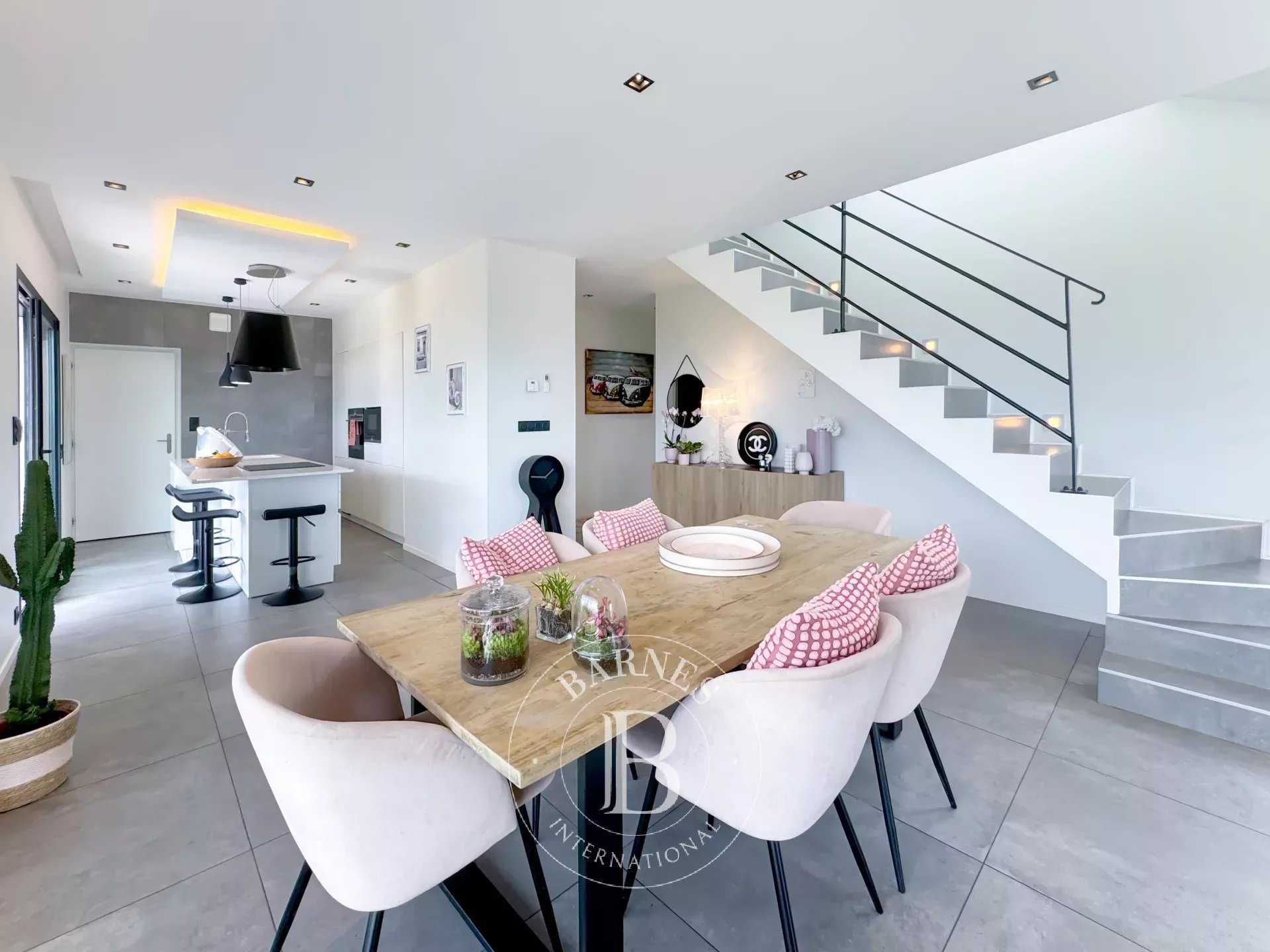 Drumettaz-Clarafond  - Maison 6 Pi&egrave;ces 4 Chambres