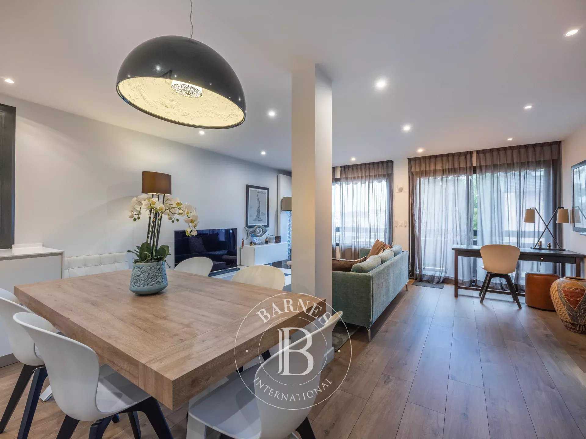 Annecy  - Appartement 3 Pi&egrave;ces 2 Chambres