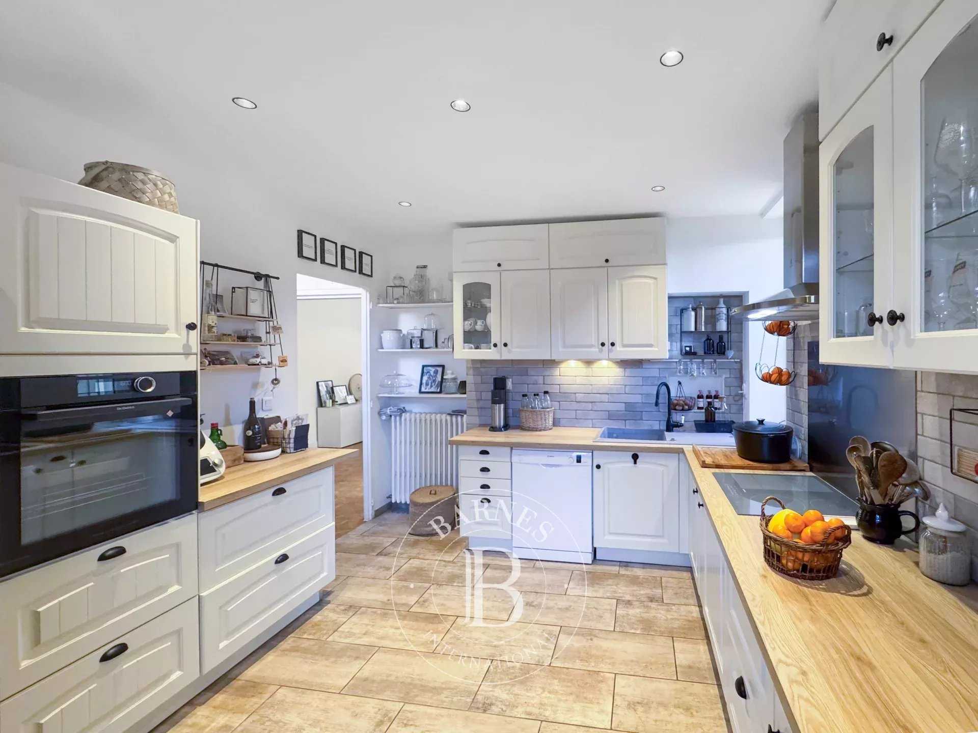 Aix-les-Bains  - Maison de ville 7 Pi&egrave;ces 5 Chambres