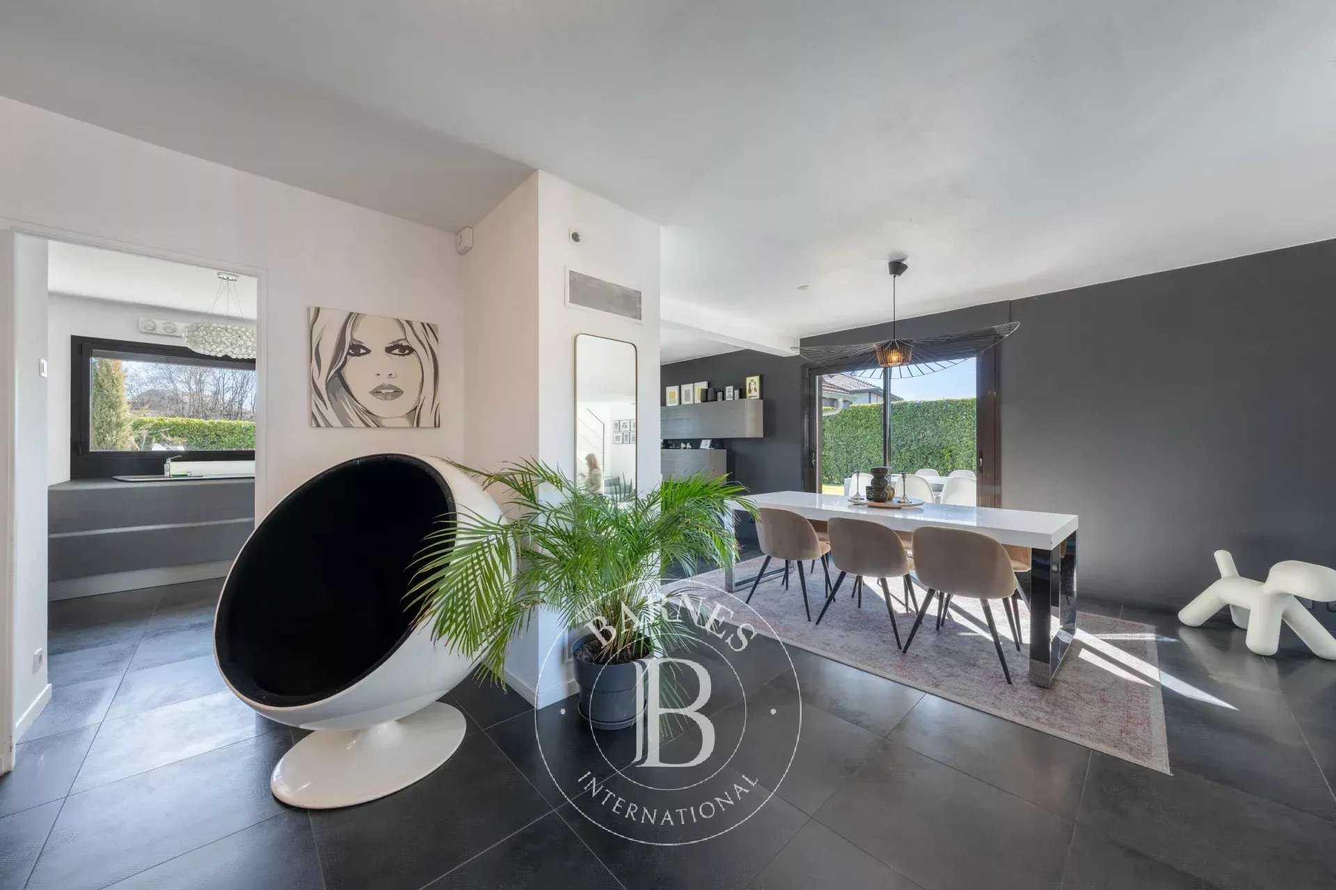 Annecy  - Maison 7 Pi&egrave;ces