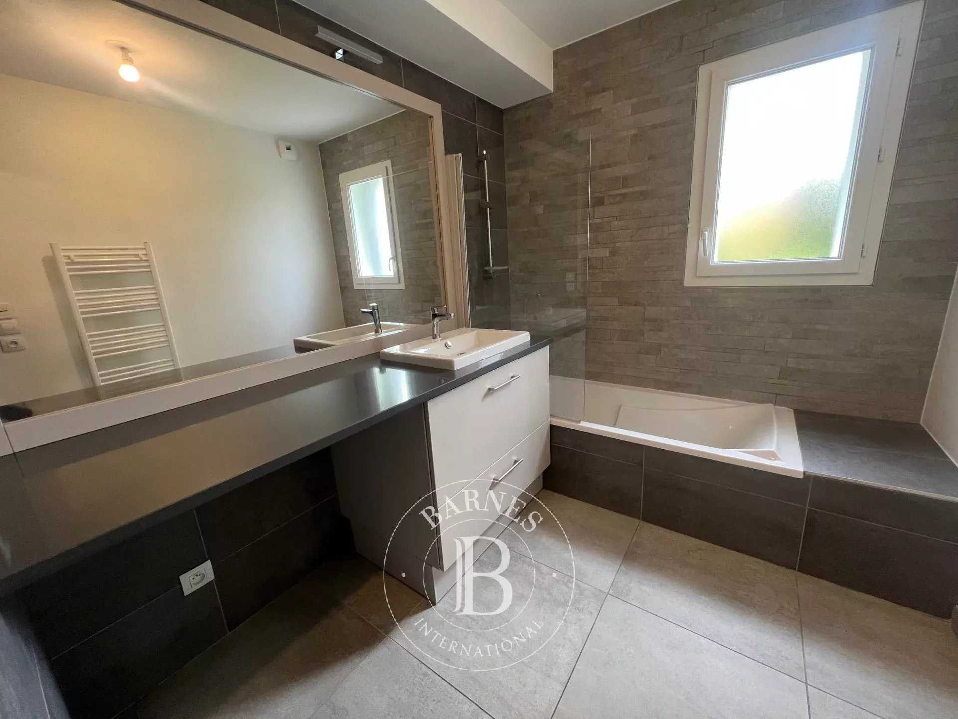 Annecy  - Appartement 2 Pièces, 1 Chambre