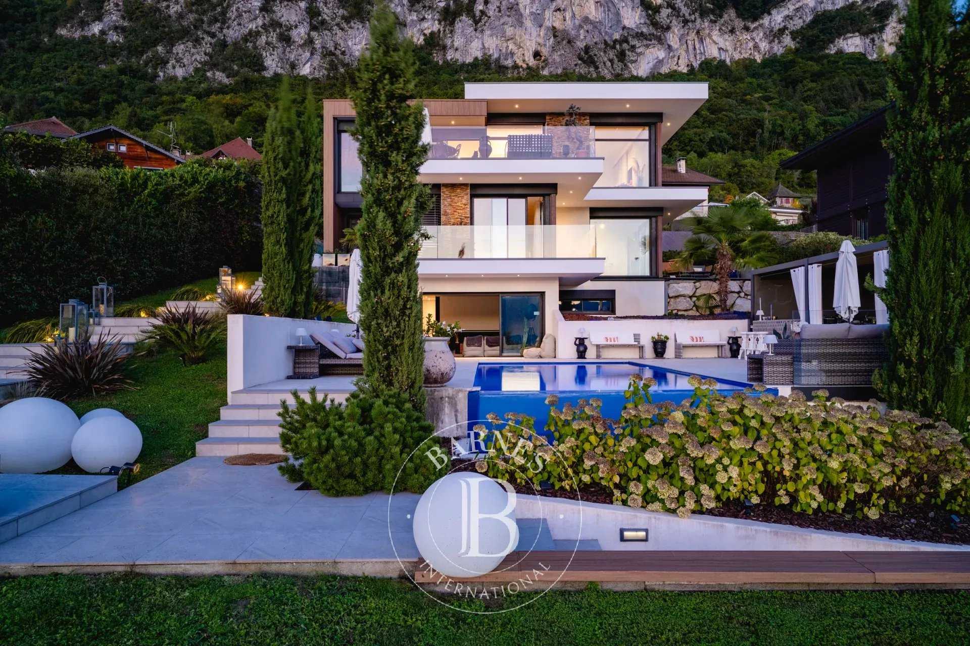 Annecy  - Villa 6 Pi&egrave;ces 4 Chambres