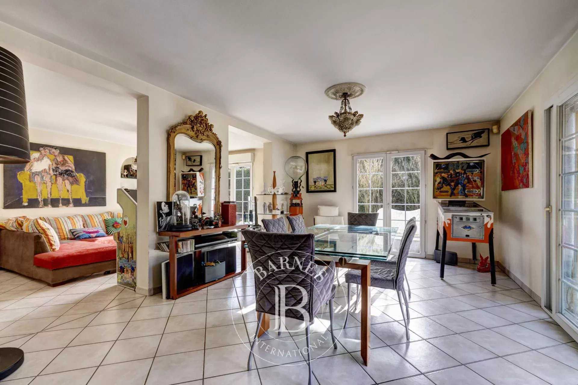 Poisy  - Maison 7 Pi&egrave;ces 5 Chambres