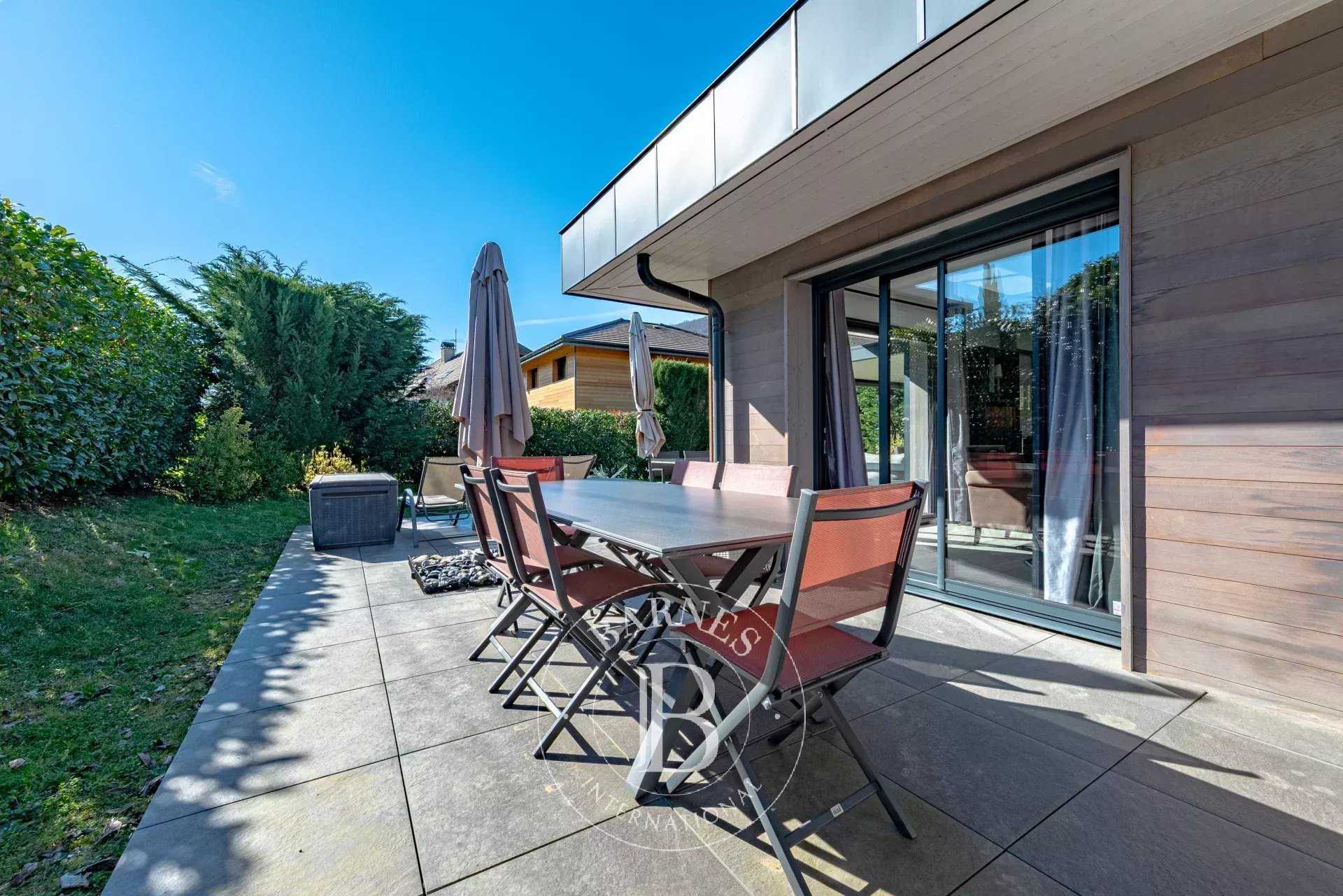 Annecy  - Villa 10 Pi&egrave;ces 5 Chambres