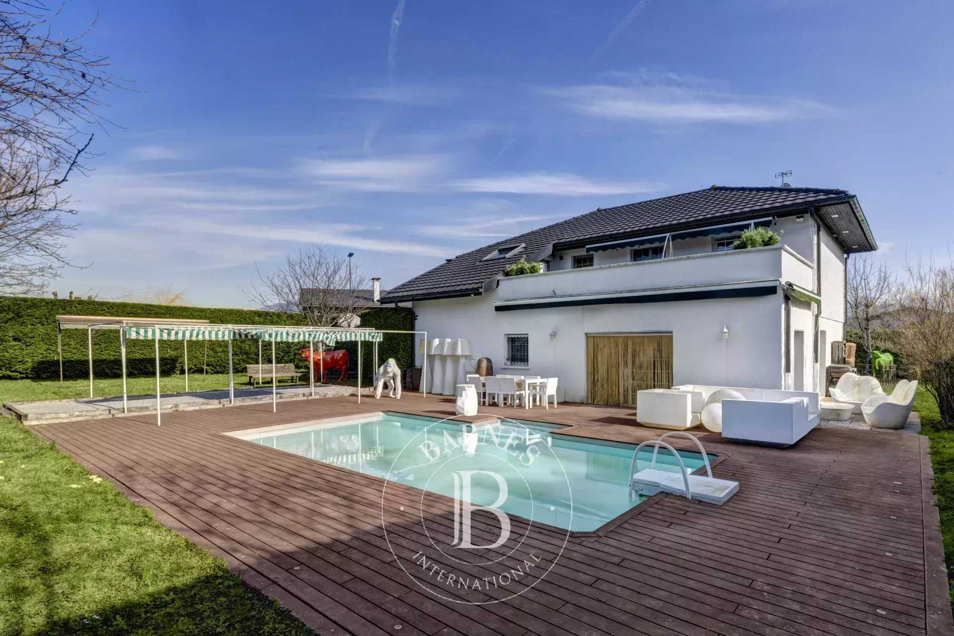 Poisy  - Maison 7 Pi&egrave;ces 5 Chambres