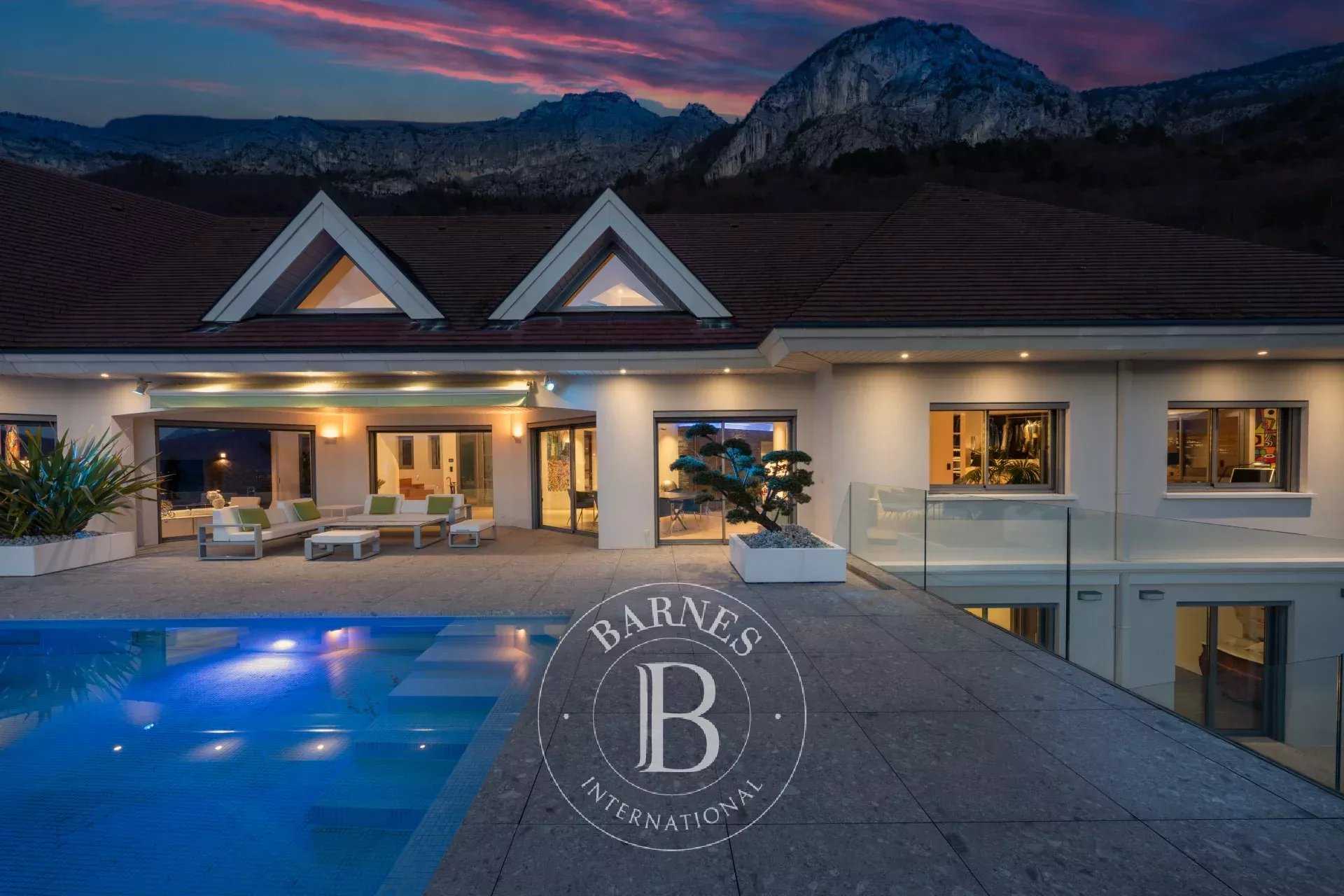 Annecy  - Villa 8 Pièces 7 Chambres