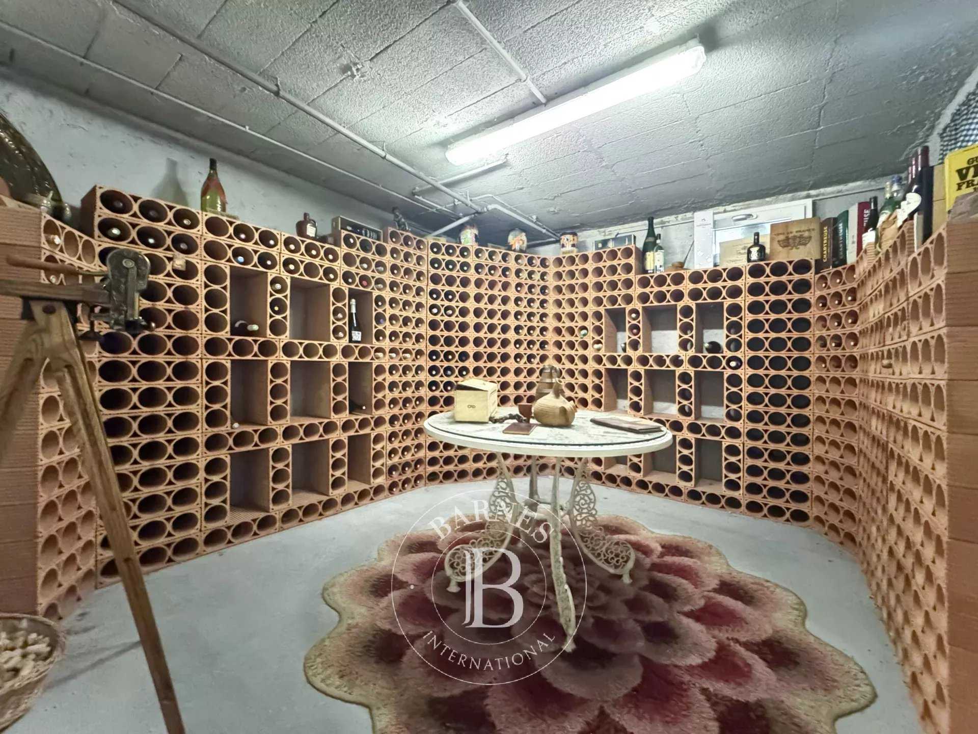 Chambéry  - Maison 9 Pi&egrave;ces 4 Chambres