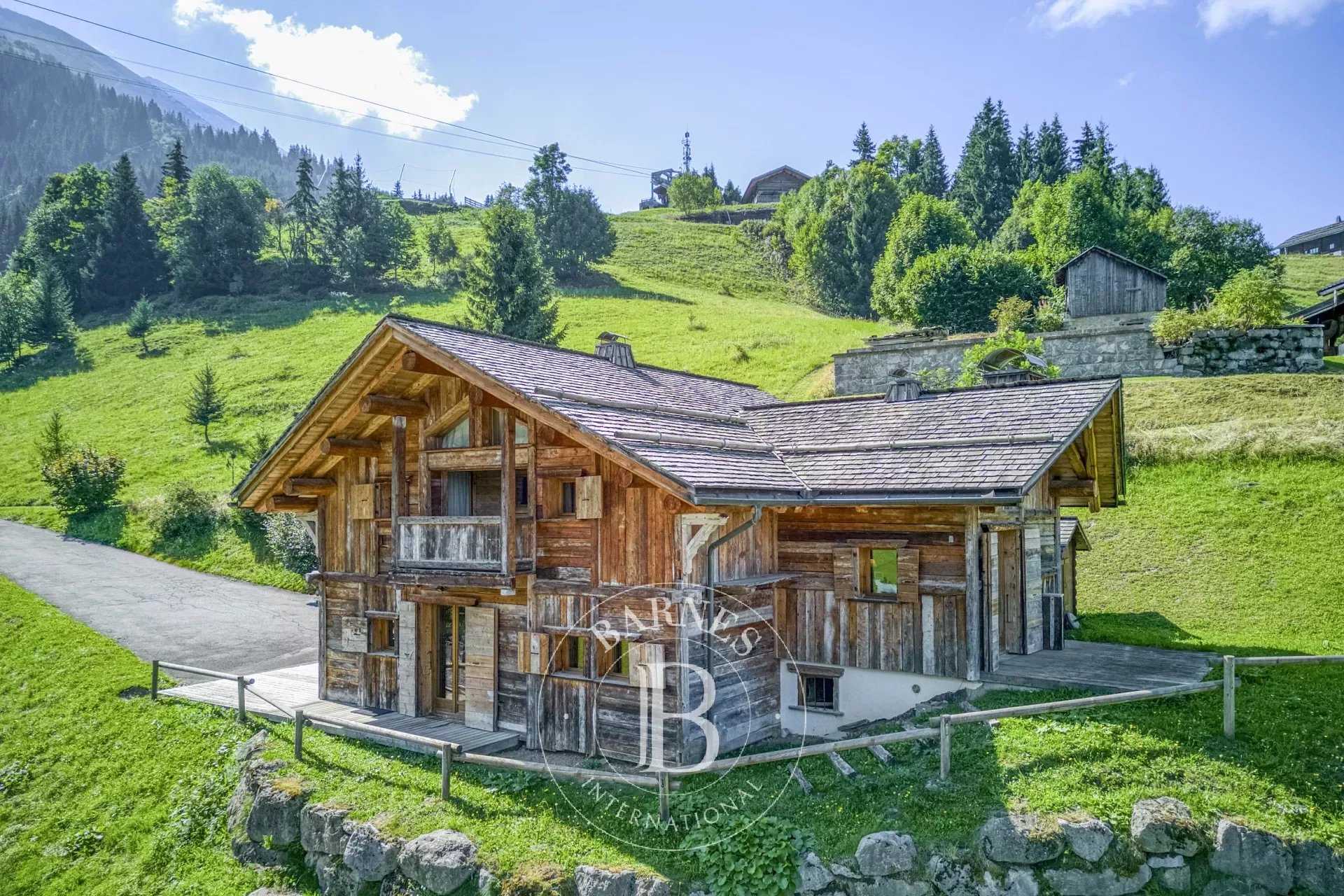 Chalet La Clusaz  -  ref 83276068 (picture 1)