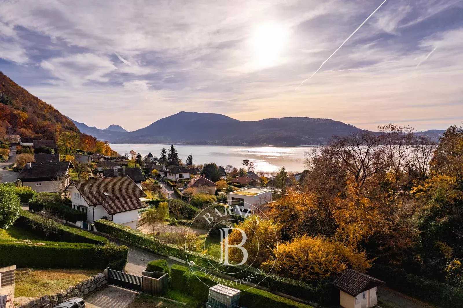 Annecy-le-Vieux  - Maison 8 Pi&egrave;ces 5 Chambres