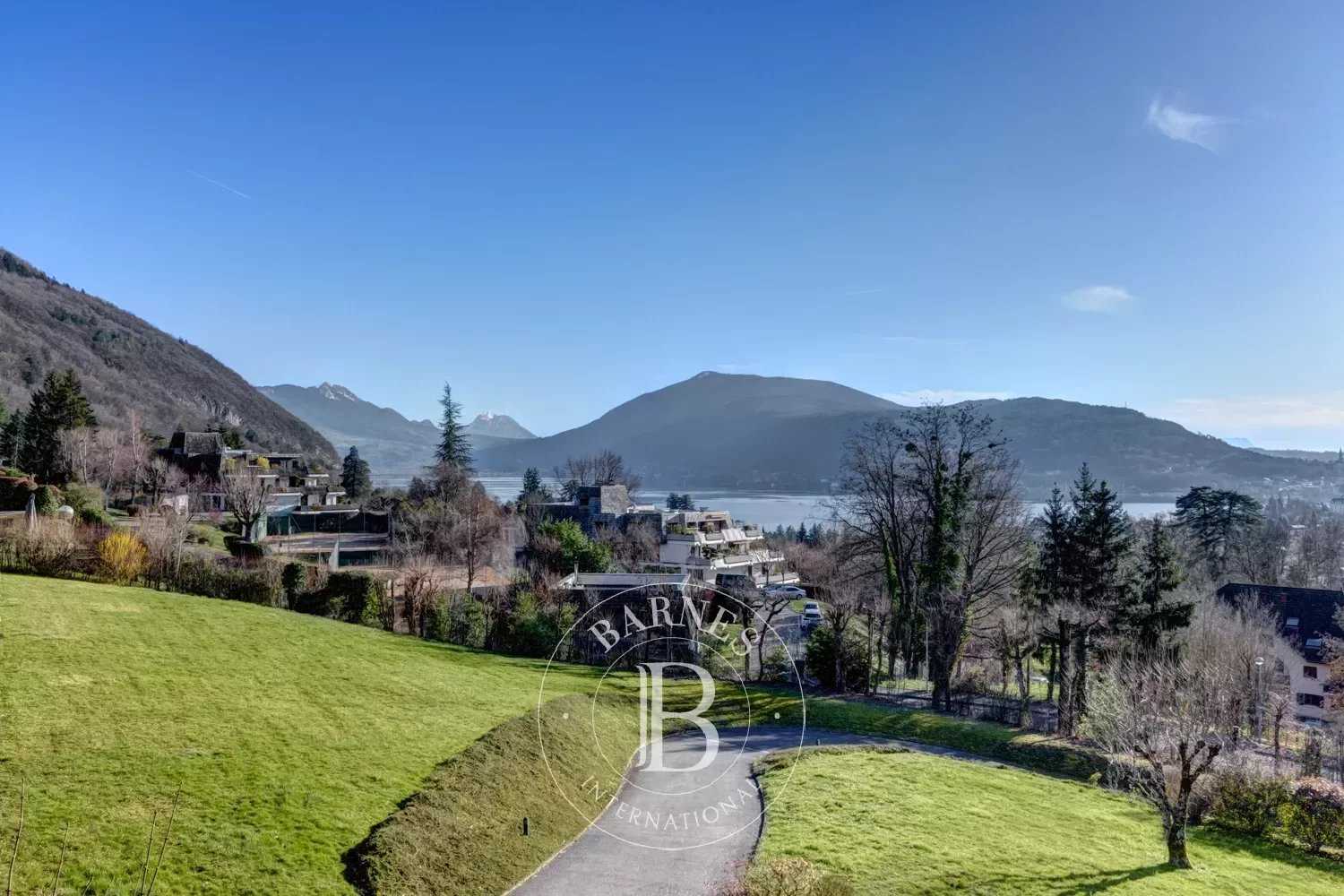Apartment Annecy  -  ref 83165028 (picture 1)