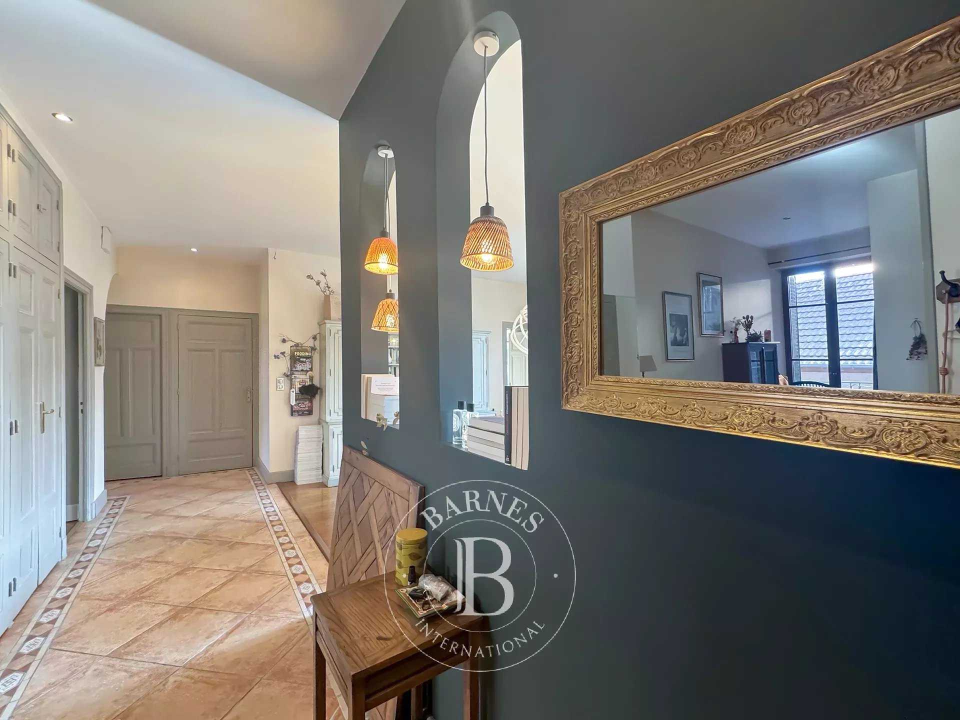 Appartement Aix-les-Bains  -  ref 85666629 (picture 2)