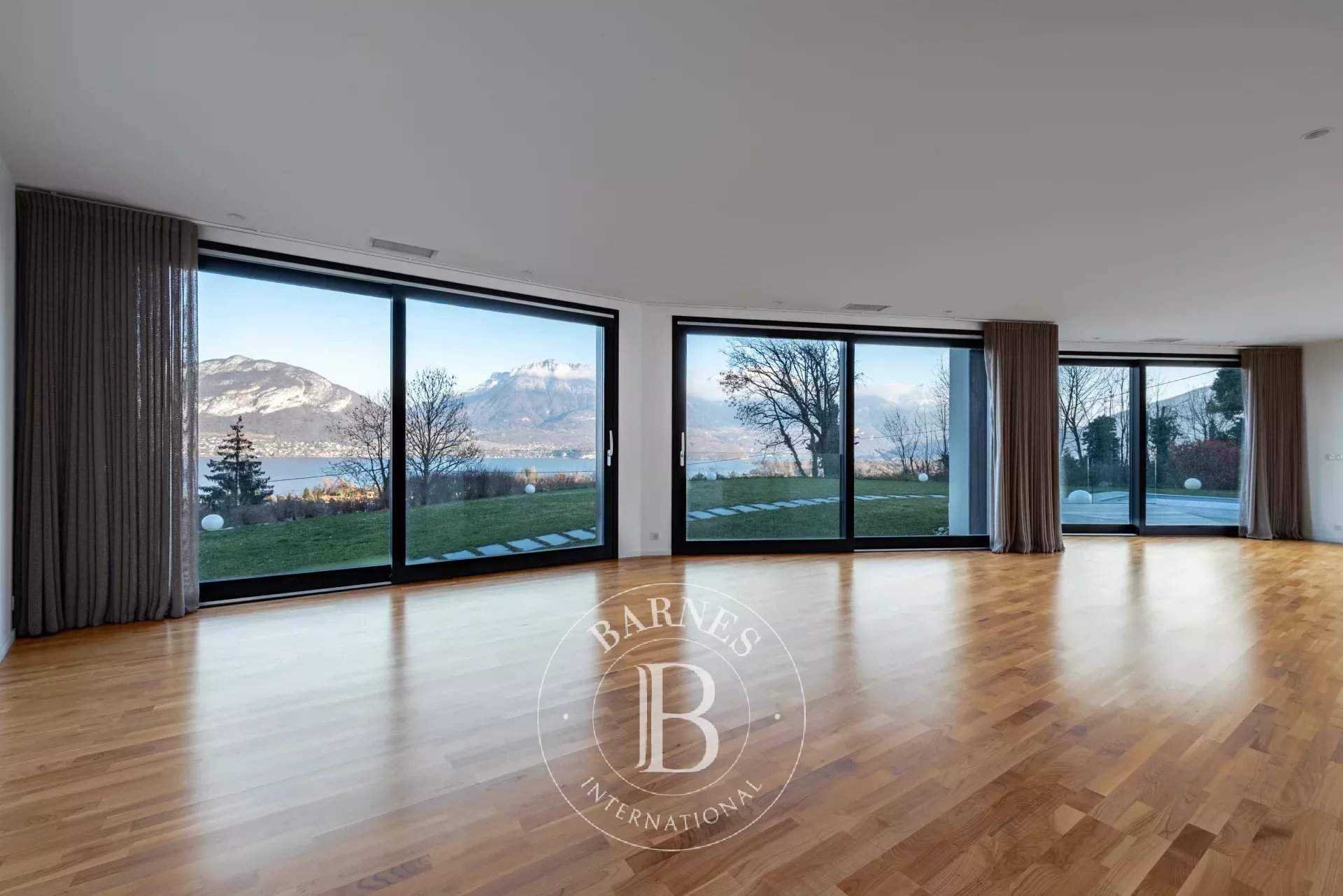 Sevrier  - Villa 7 Pi&egrave;ces 5 Chambres - picture 8