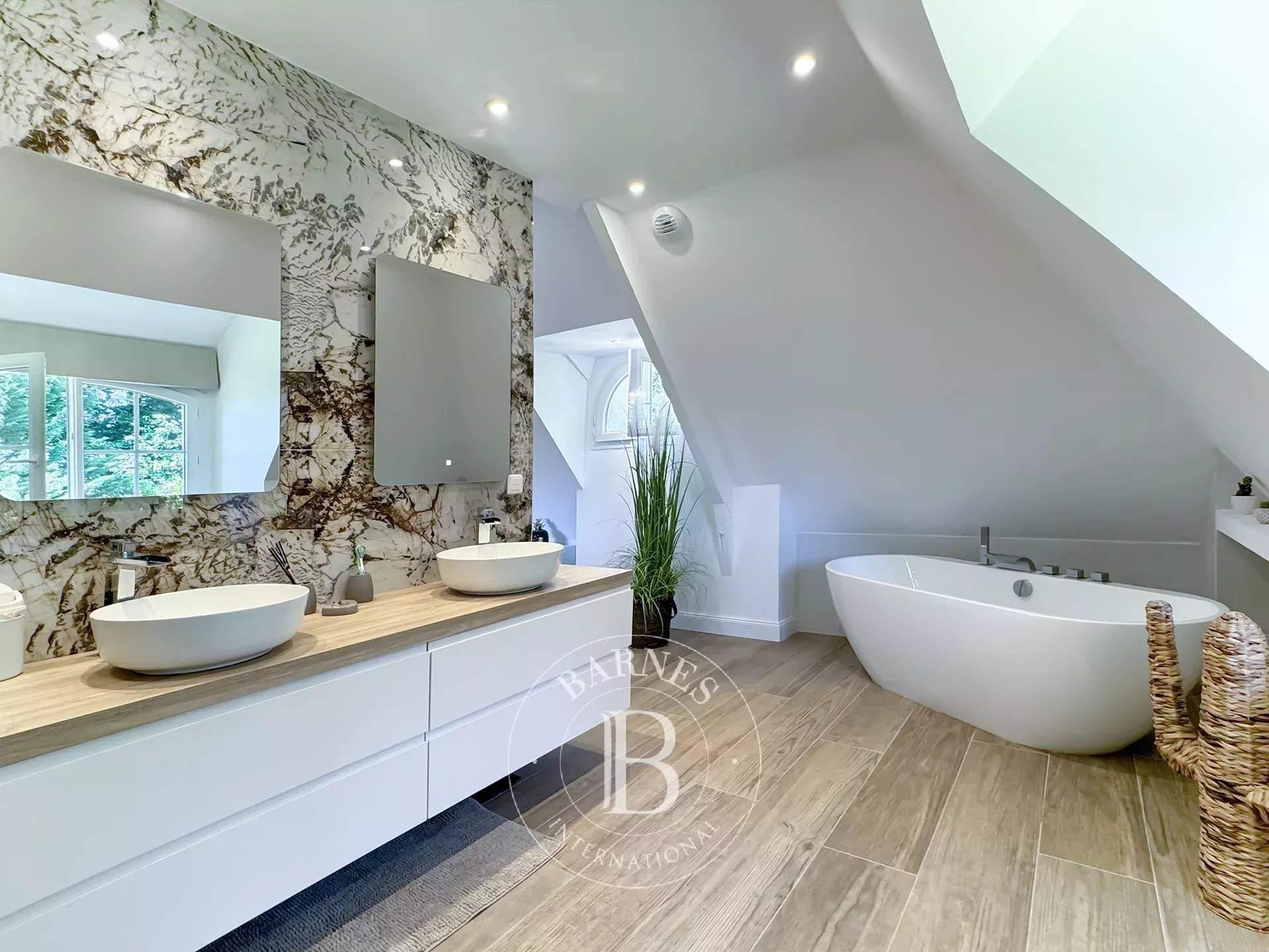 Chambéry  - Chaumière 12 Pi&egrave;ces 5 Chambres - picture 14