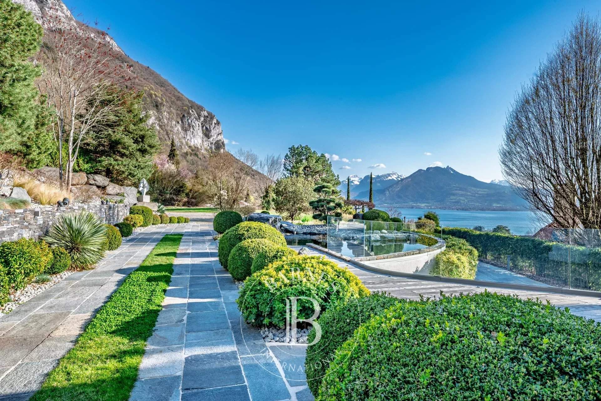 Annecy  - Villa 8 Pi&egrave;ces 7 Chambres - picture 1