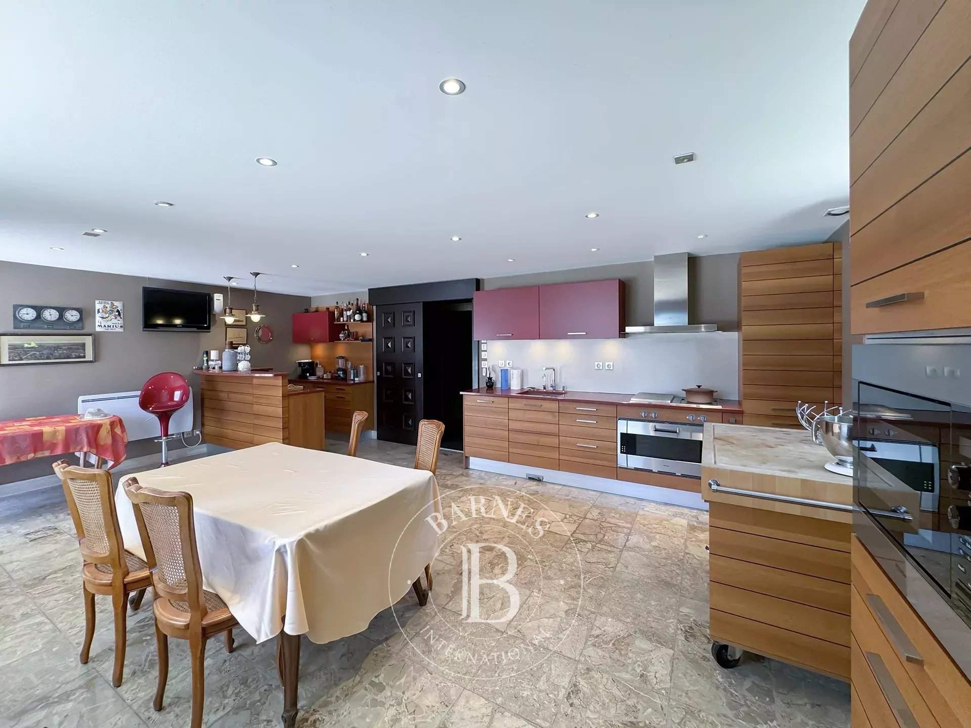 Aix-les-Bains  - Maison 12 Pi&egrave;ces 4 Chambres - picture 18