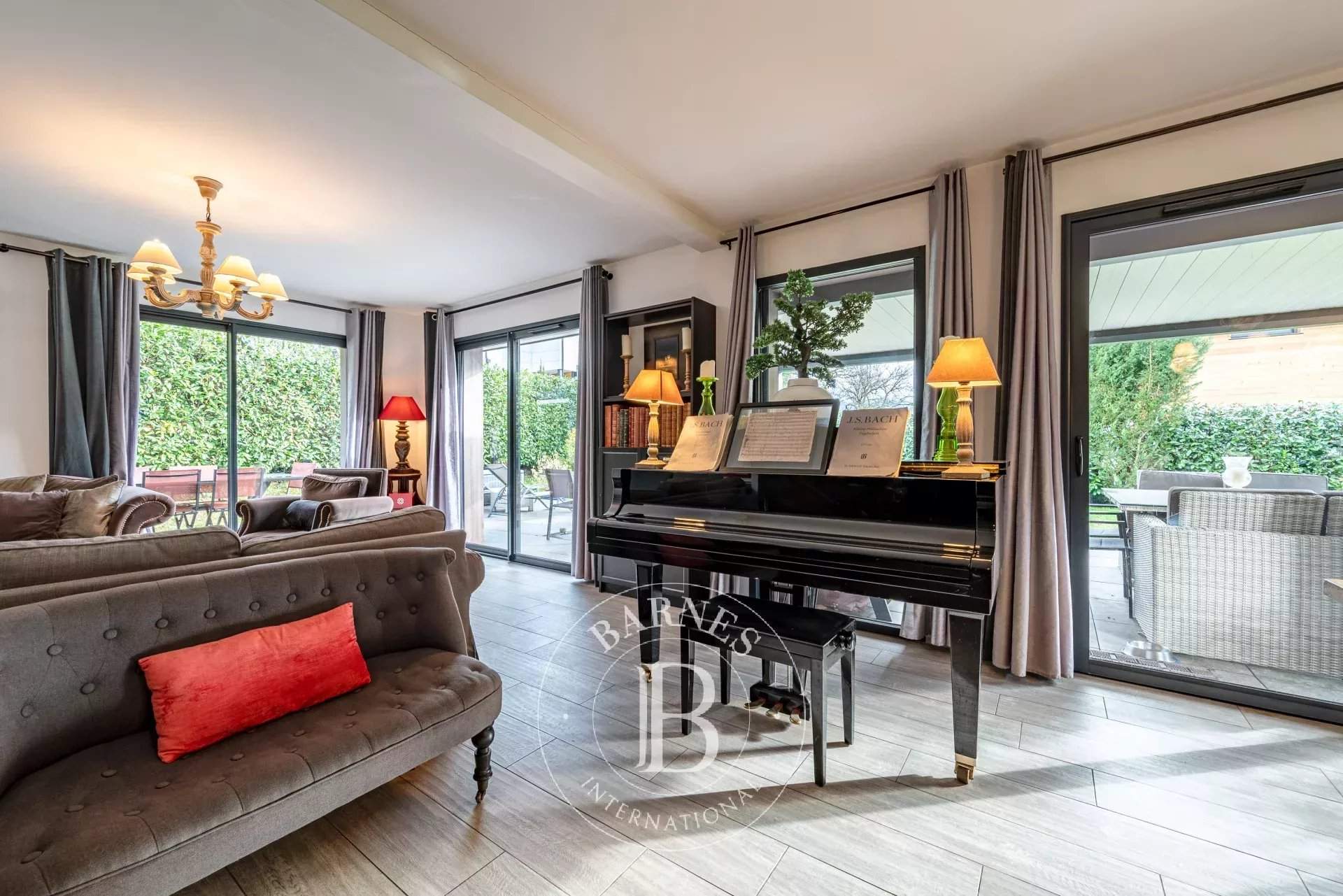 Annecy  - Villa 10 Pi&egrave;ces 5 Chambres - picture 6