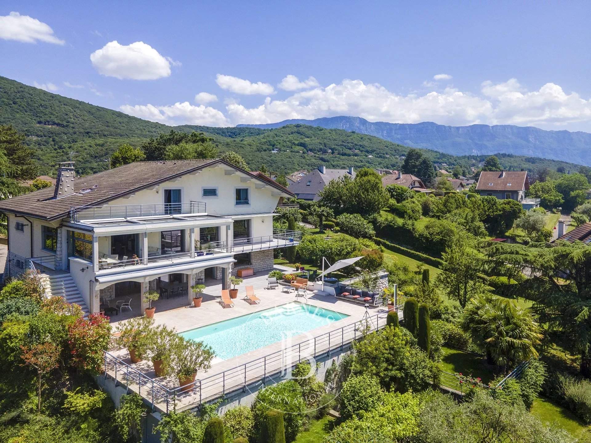 Aix-les-Bains  - Maison 12 Pi&egrave;ces 4 Chambres - picture 5