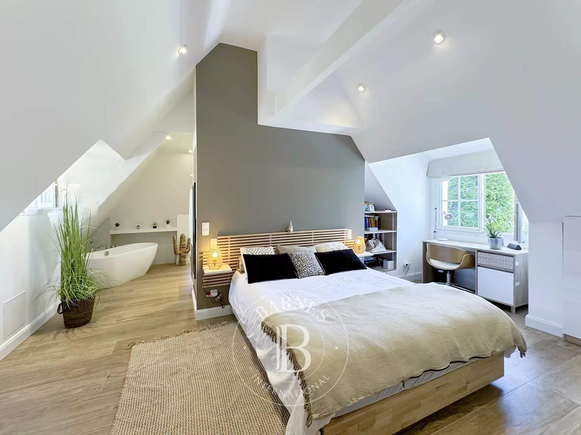 Chambéry  - Chaumière 12 Pi&egrave;ces 5 Chambres - picture 13