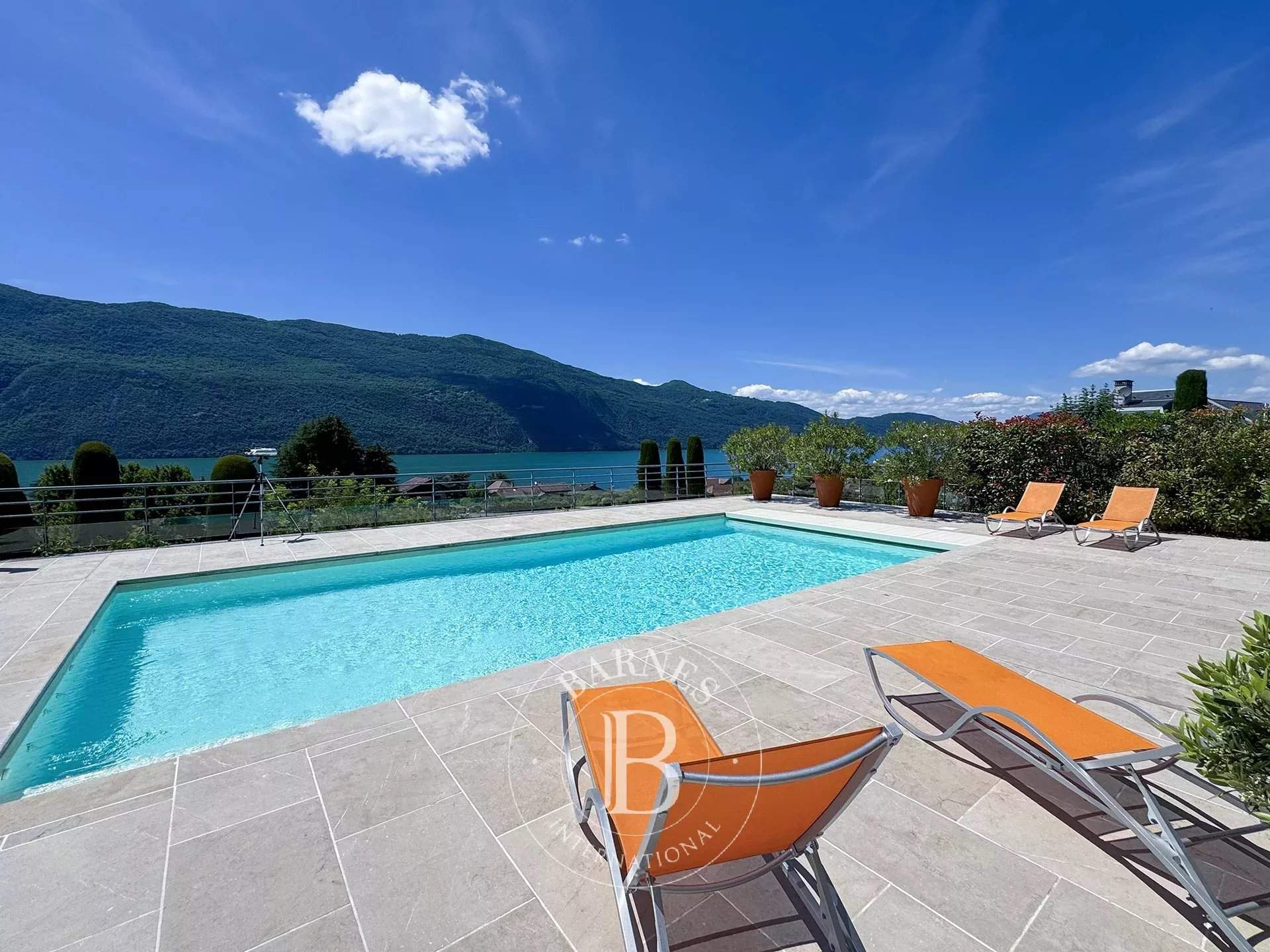 Aix-les-Bains  - Maison 12 Pi&egrave;ces 4 Chambres - picture 1