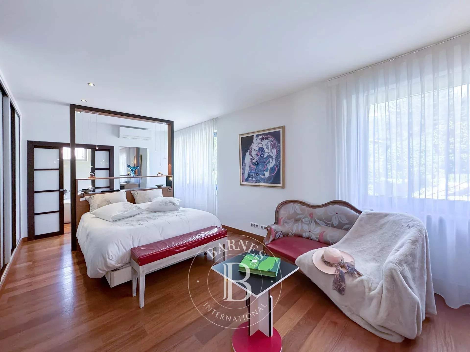 Aix-les-Bains  - Maison 12 Pi&egrave;ces 4 Chambres - picture 14