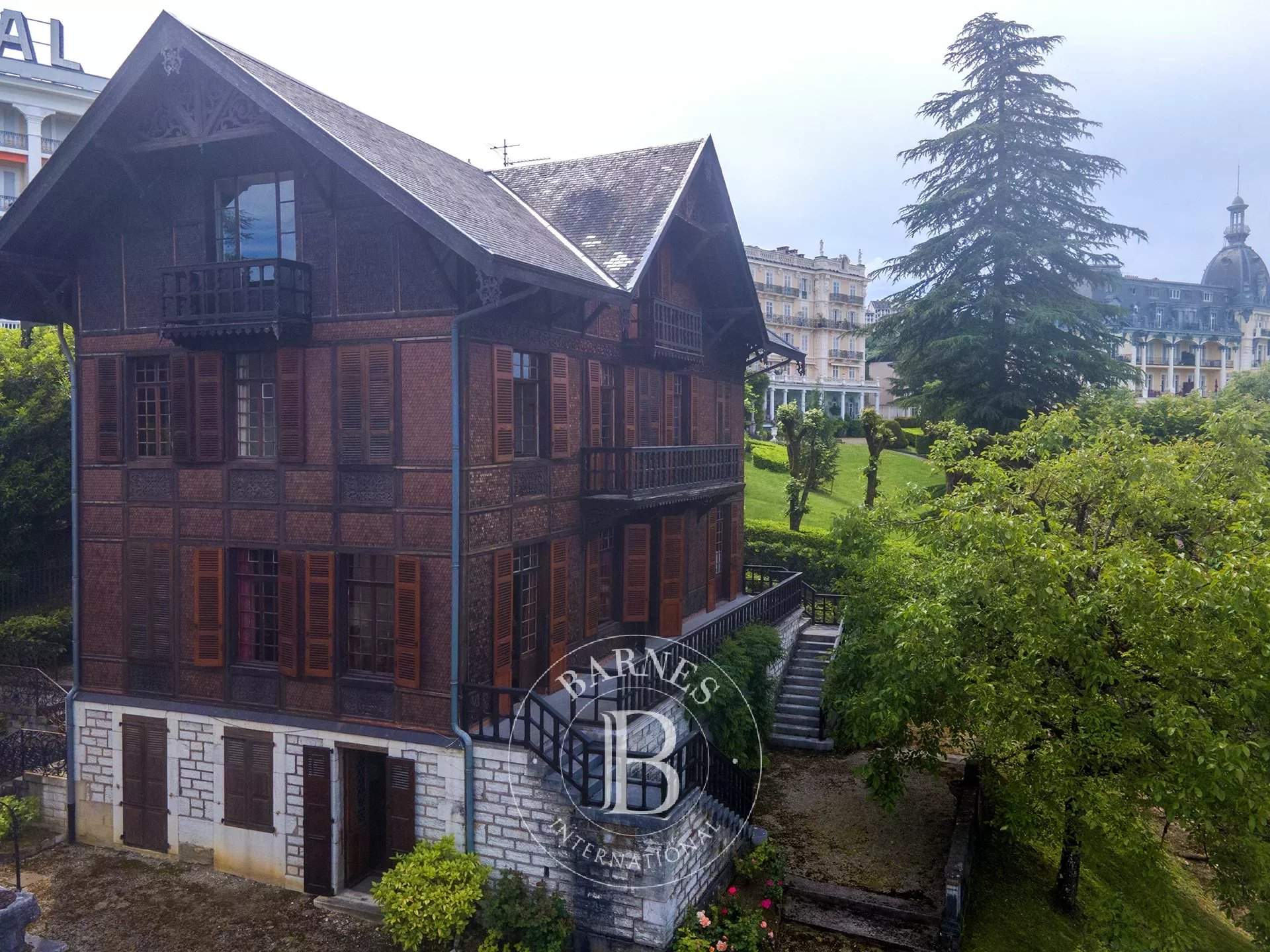 Aix-les-Bains  - Propriété 12 Pi&egrave;ces 10 Chambres - picture 3