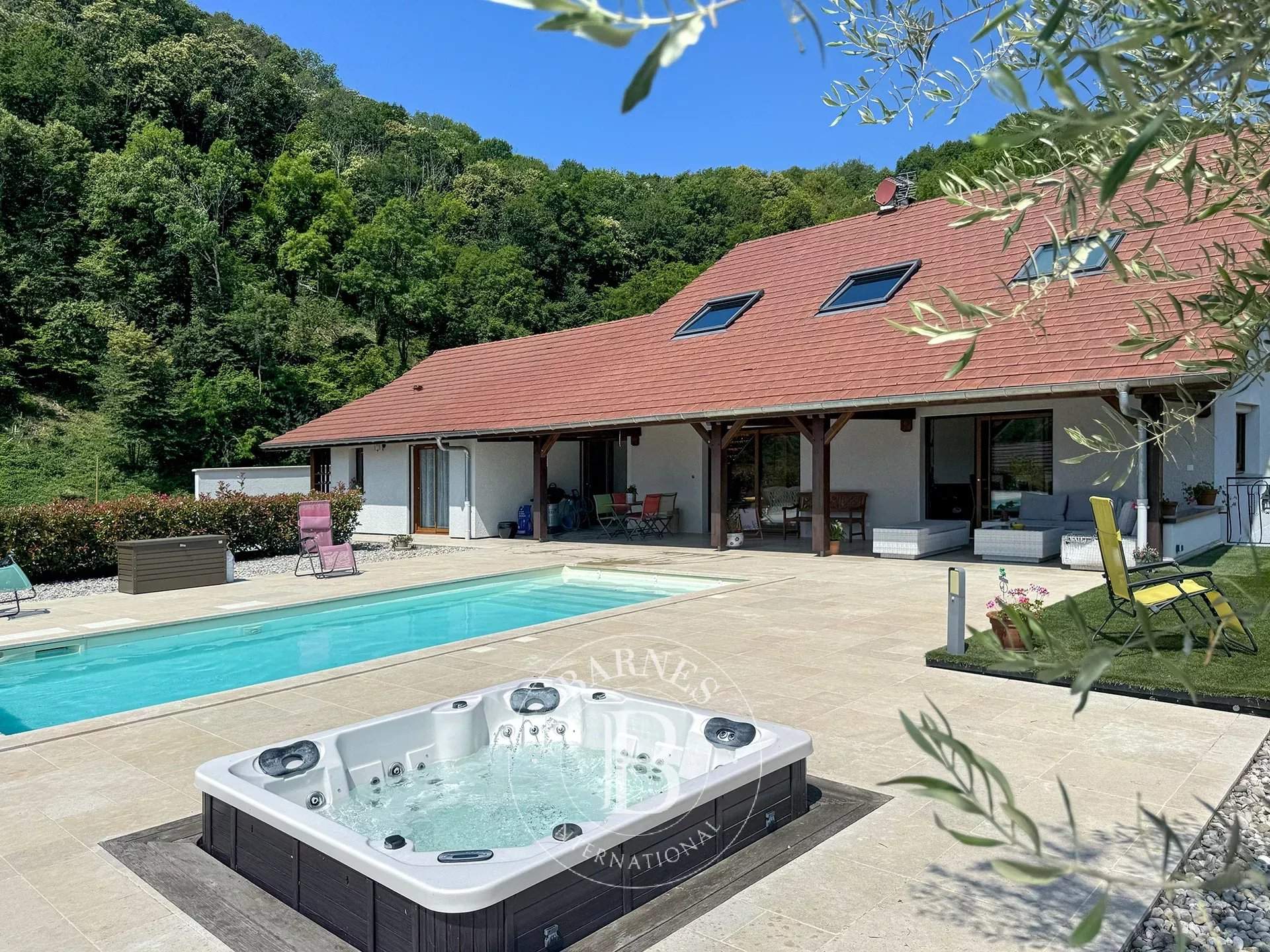 Chanaz  - Maison 9 Pi&egrave;ces 5 Chambres - picture 4