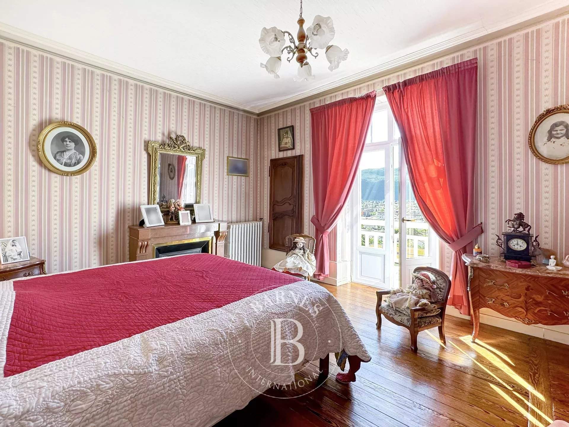 Aix-les-Bains  - Maison 7 Pi&egrave;ces 4 Chambres - picture 10