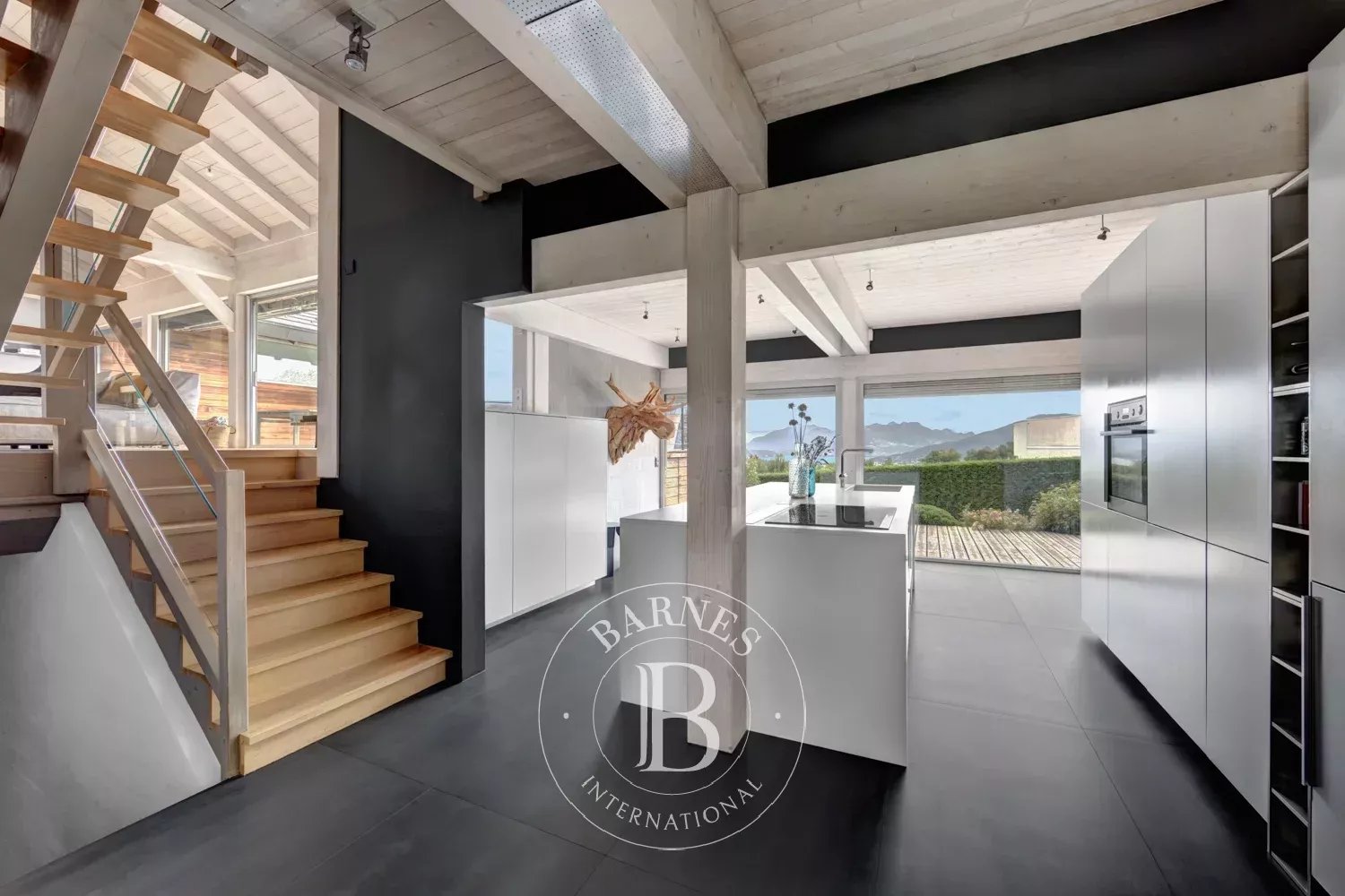 Annecy  - Maison 8 Pièces 5 Chambres - picture 5