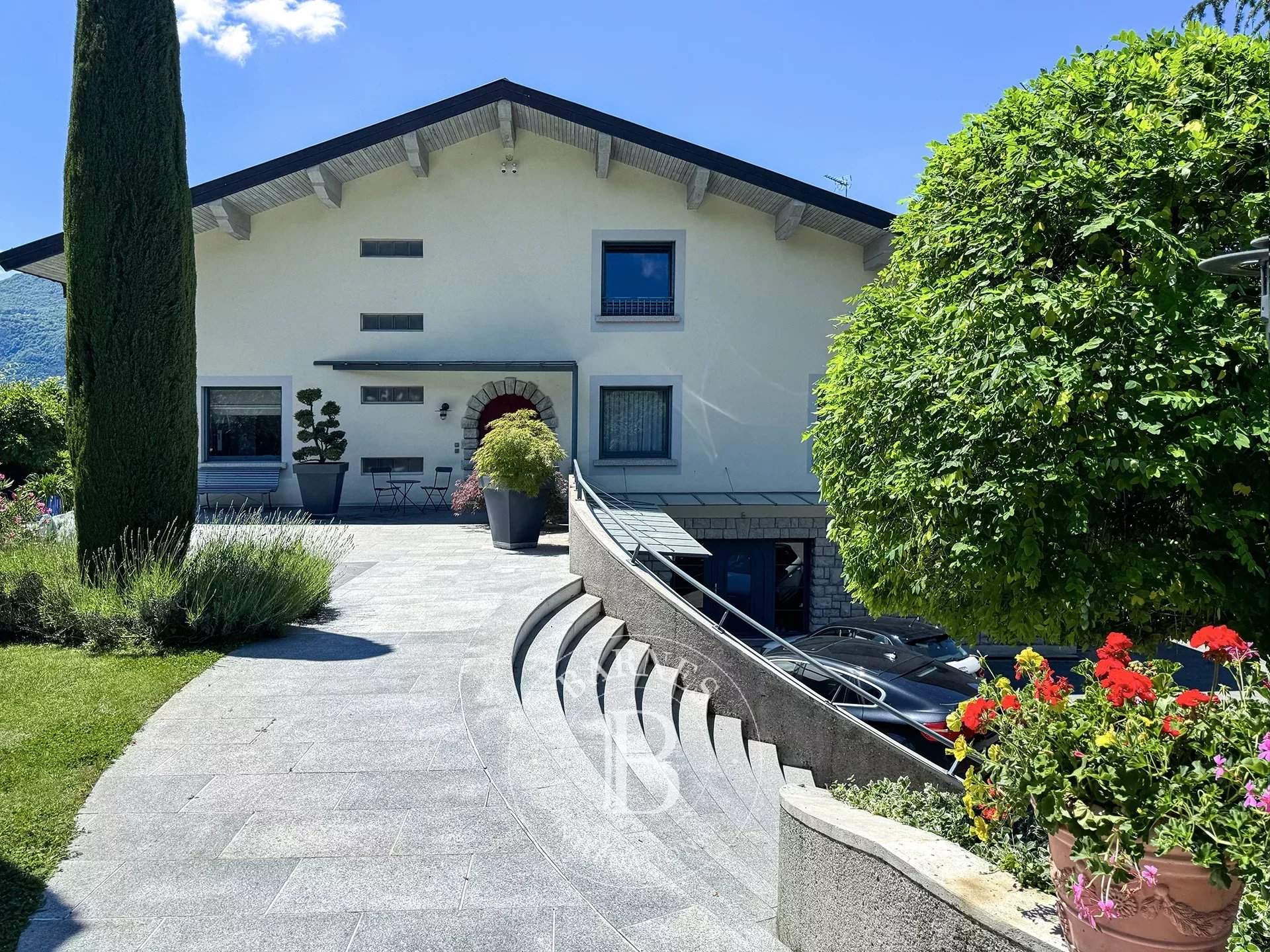 Aix-les-Bains  - Maison 12 Pi&egrave;ces 4 Chambres - picture 9